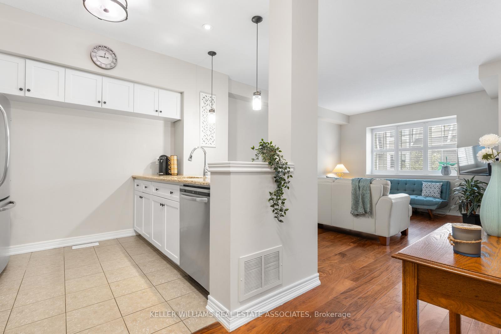 Photo 4 of Unit 37, 337 Beach Boulevard, Hamilton, Hamilton Beach — HOMEH
