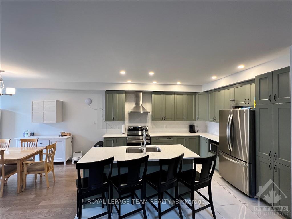 Photo 10 of 1039 Hydrangea Avenue, Ottawa, Riverside South/Gloucester Glen — HOMEH