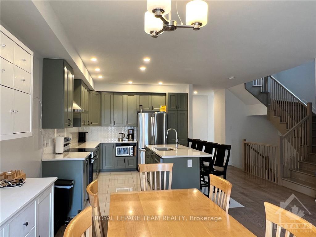 Photo 15 of 1039 Hydrangea Avenue, Ottawa, Riverside South/Gloucester Glen — HOMEH