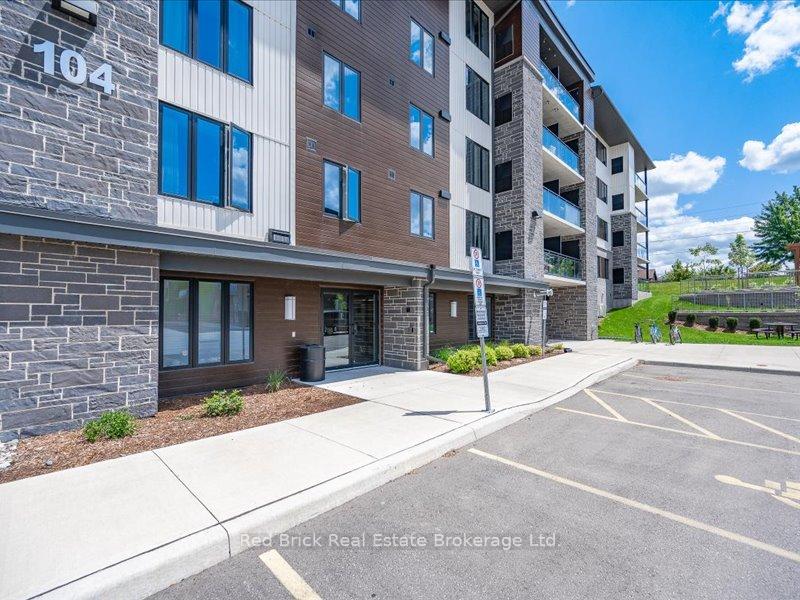 Photo 6 of Unit 003, 104 Summit Ridge Drive, Guelph, Grange Road — HOMEH