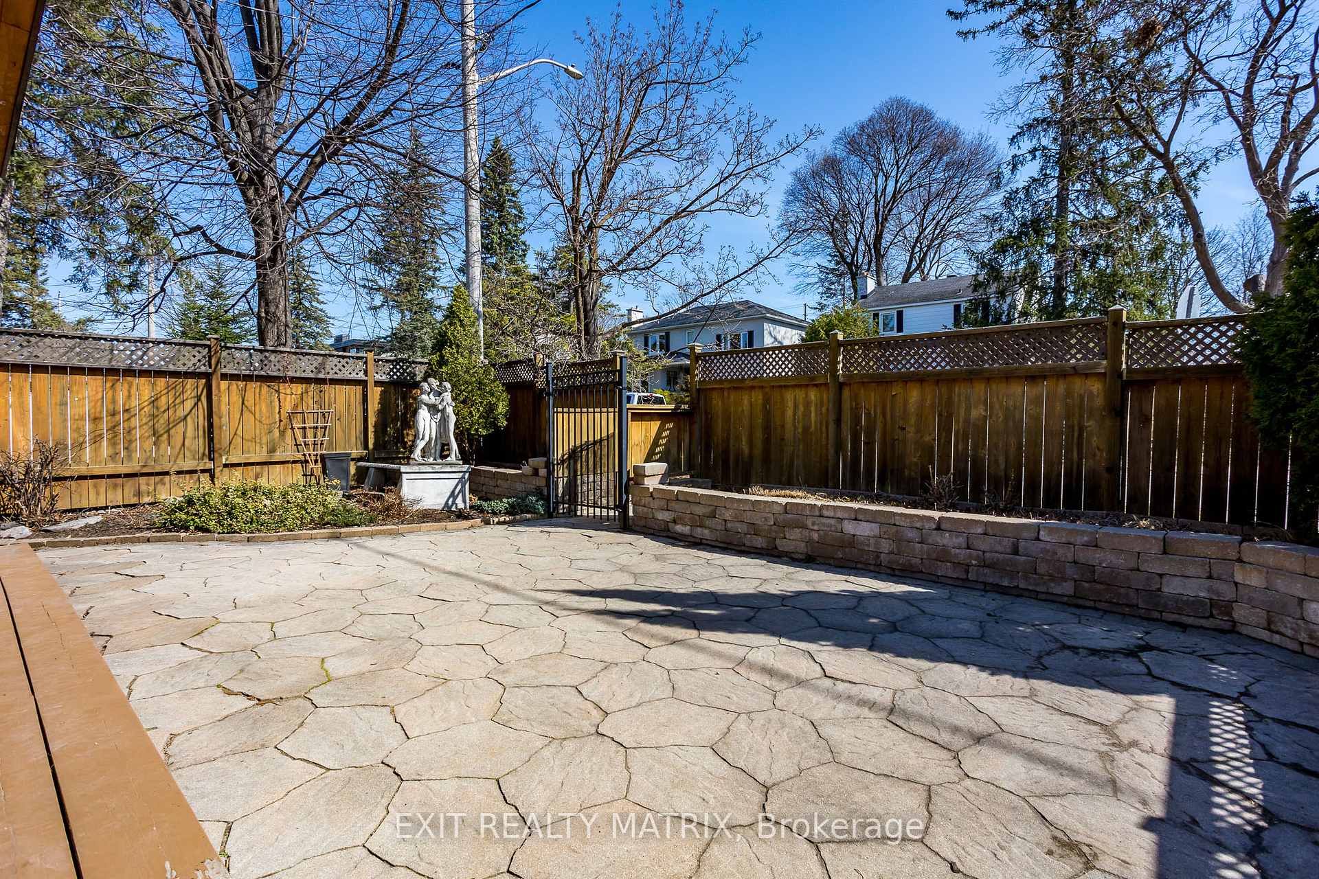 Photo 2 of 634 Edison Avenue, Ottawa, McKellar/Highland — HOMEH