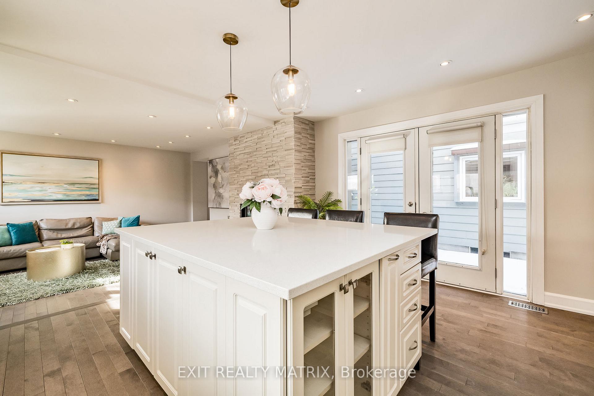 Photo 9 of 634 Edison Avenue, Ottawa, McKellar/Highland — HOMEH