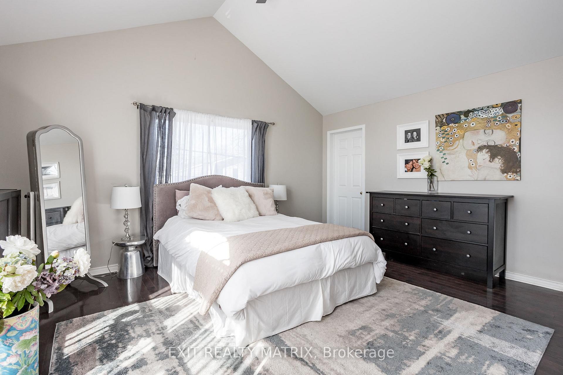 Photo 22 of 634 Edison Avenue, Ottawa, McKellar/Highland — HOMEH