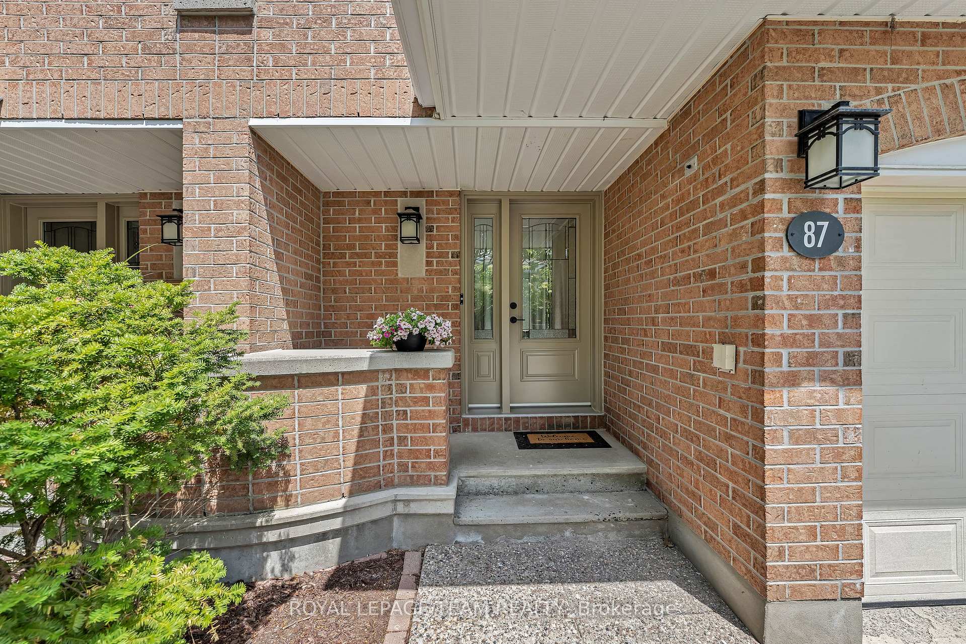 Photo 2 of 87 Dalecroft Crescent, Ottawa, Centrepointe — HOMEH