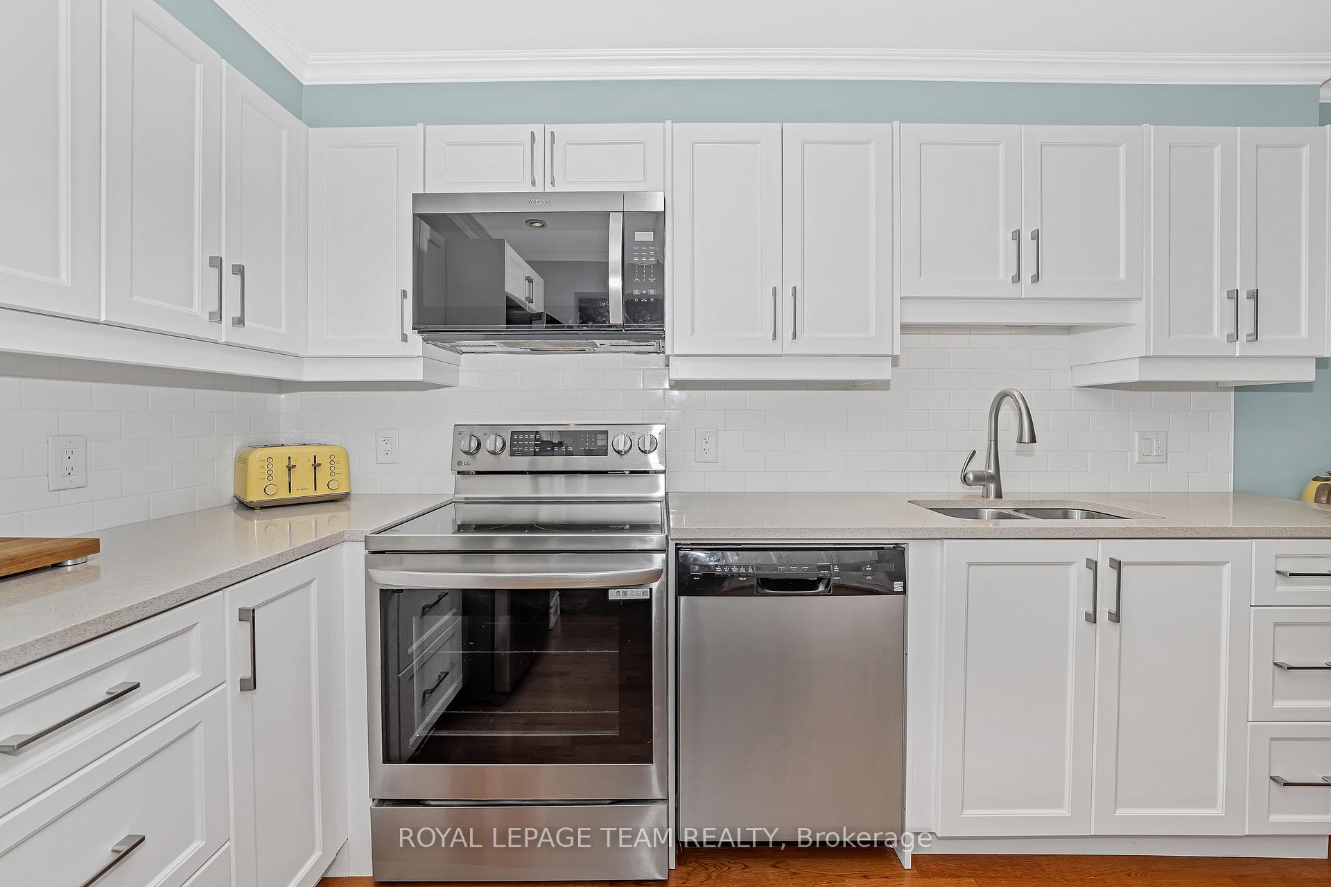 Photo 8 of 87 Dalecroft Crescent, Ottawa, Centrepointe — HOMEH