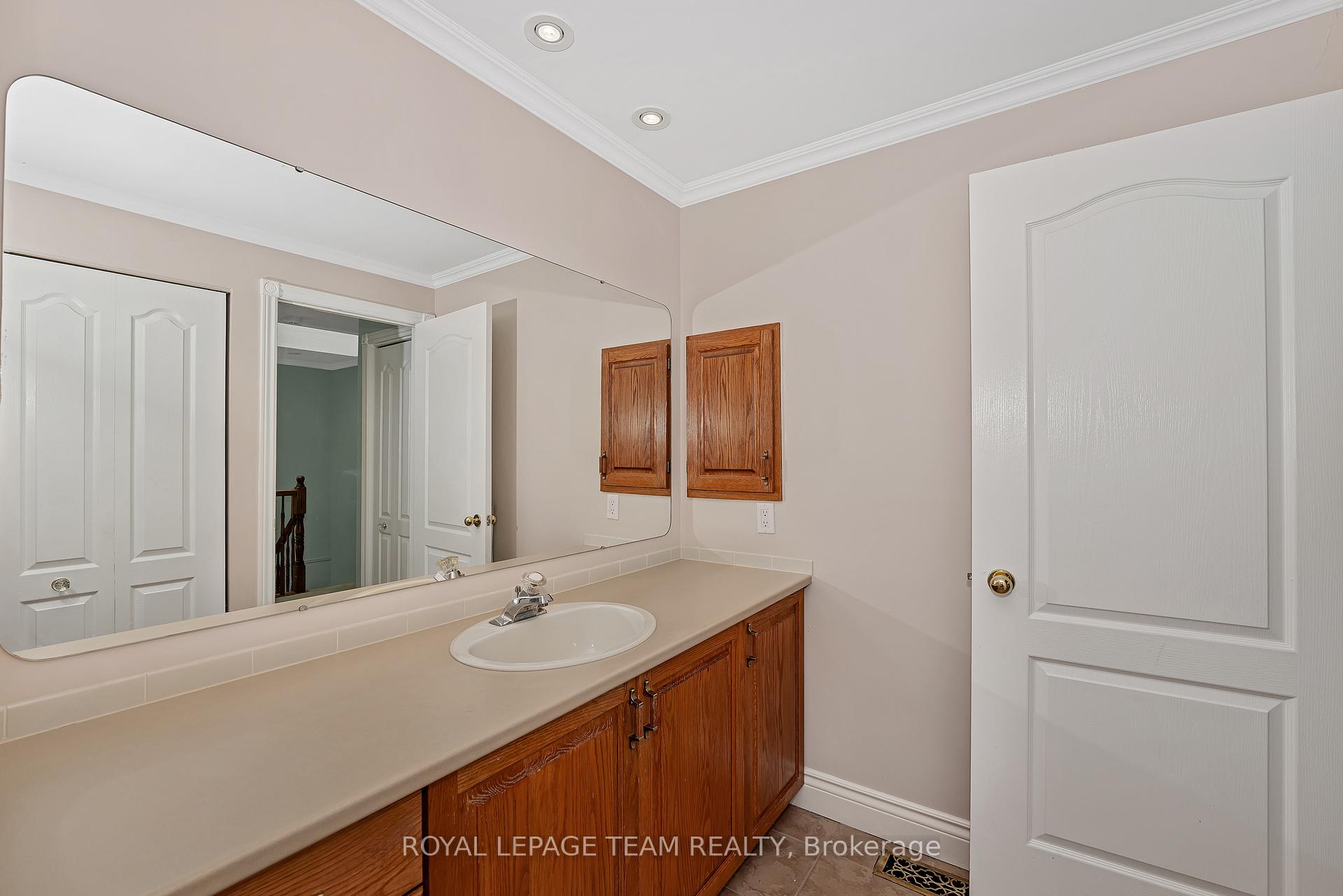Photo 17 of 87 Dalecroft Crescent, Ottawa, Centrepointe — HOMEH