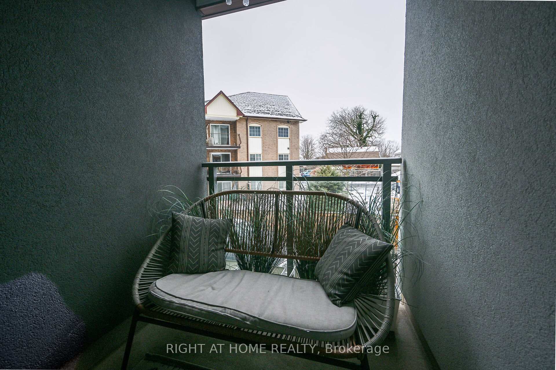 Photo 11 of Unit 6, 39 Robinson Street N, Grimsby, Grimsby East — HOMEH