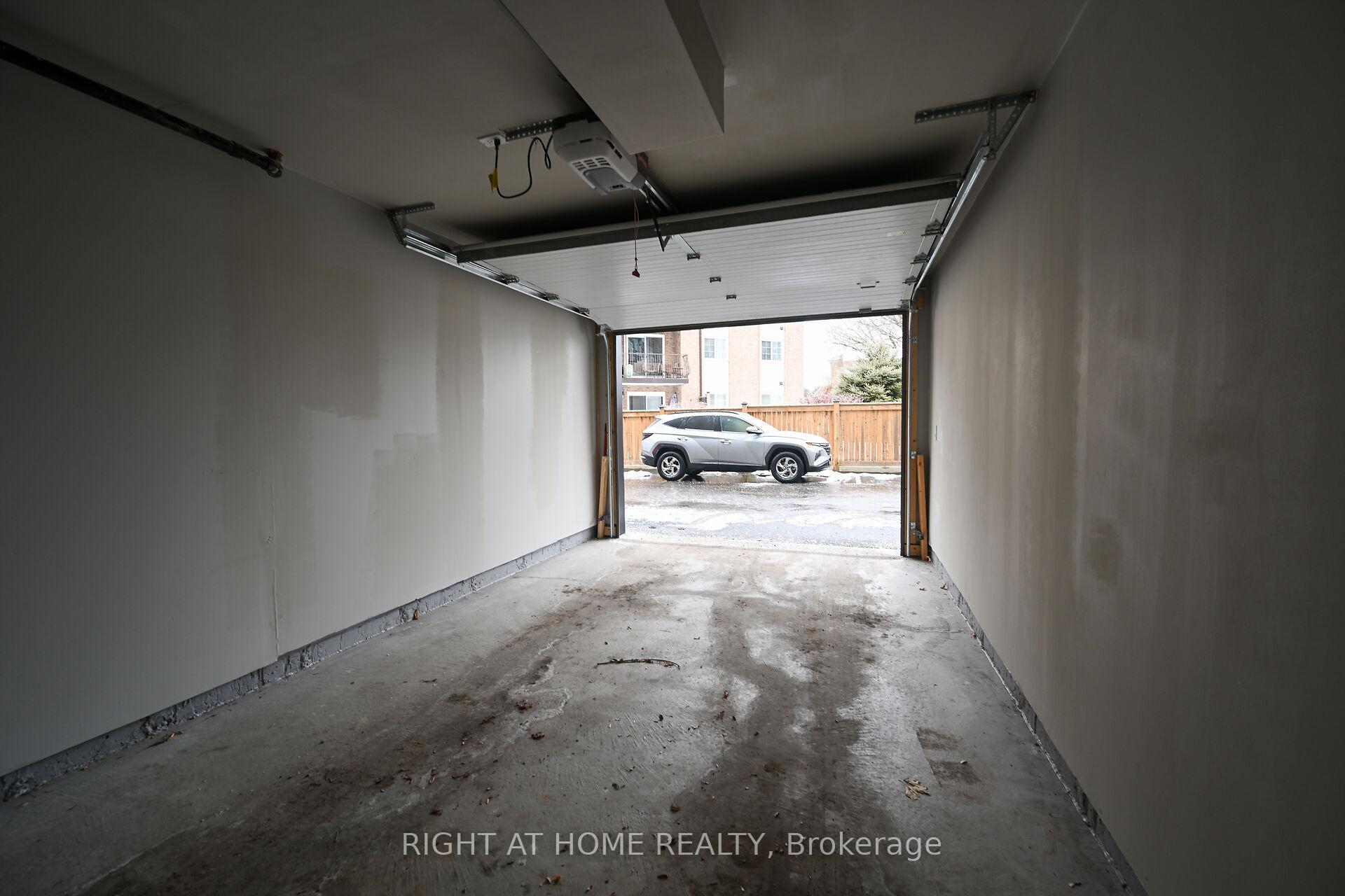 Photo 25 of Unit 6, 39 Robinson Street N, Grimsby, Grimsby East — HOMEH