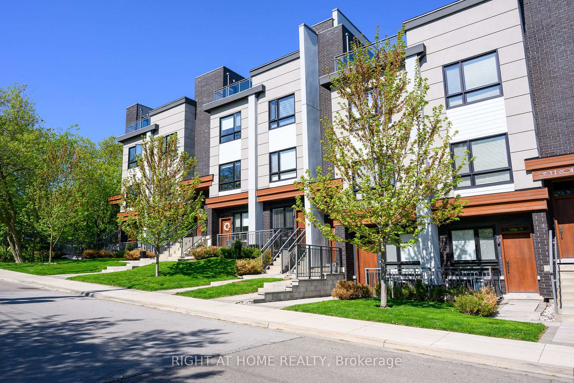 Photo 27 of Unit 6, 39 Robinson Street N, Grimsby, Grimsby East — HOMEH