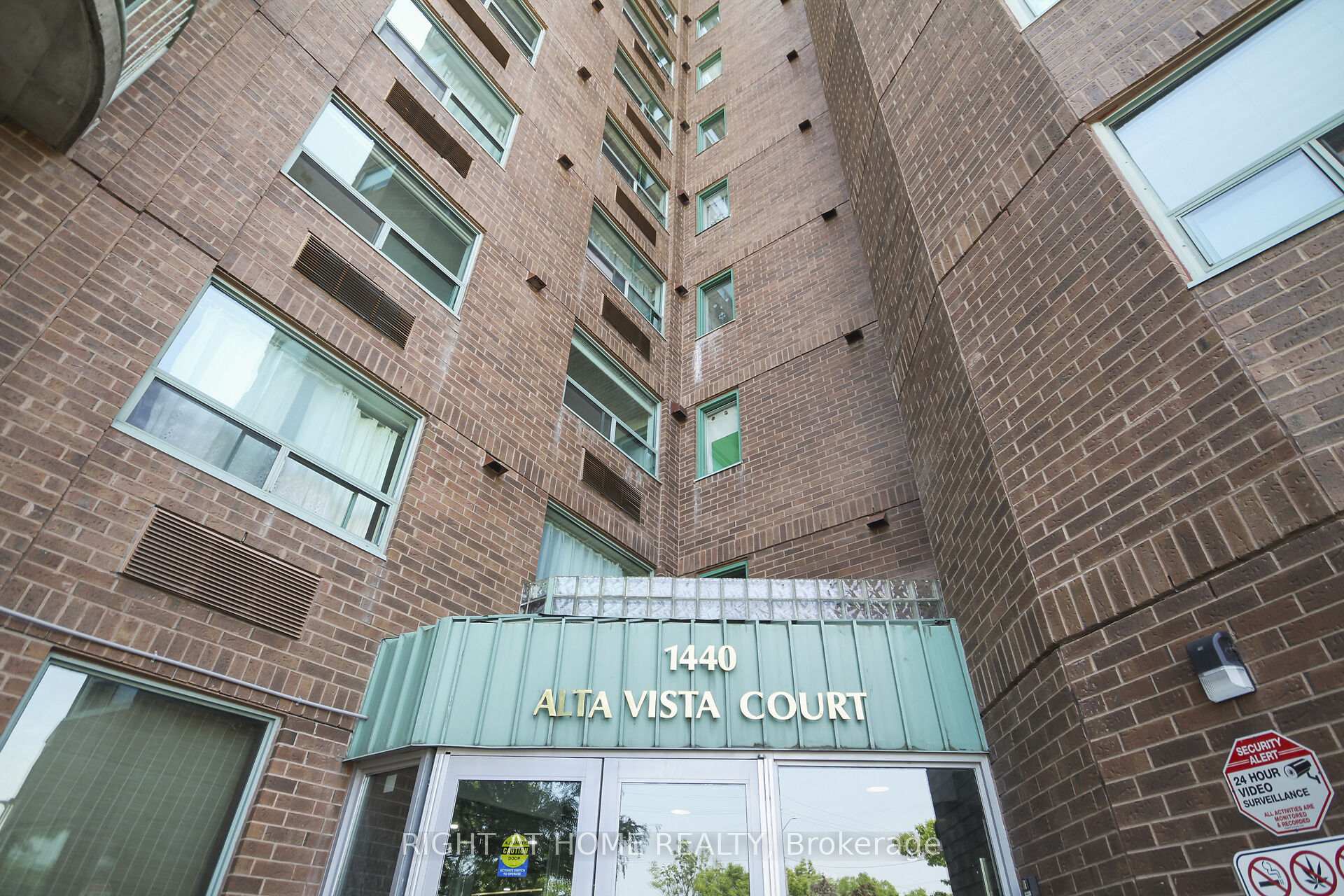 Photo 2 of Unit 1104, 1440 Heron Road, Ottawa, Heron Gate — HOMEH