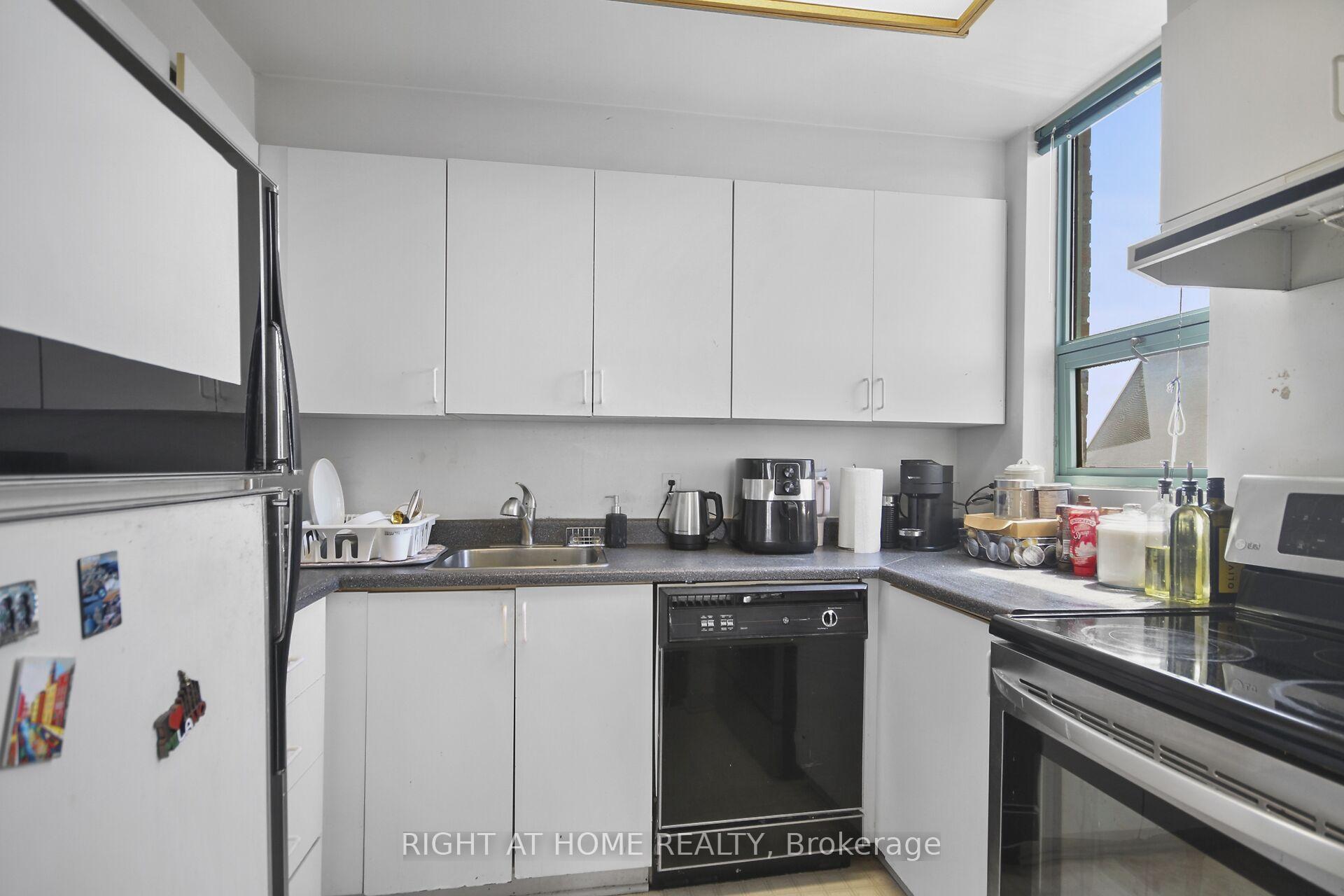 Photo 20 of Unit 1104, 1440 Heron Road, Ottawa, Heron Gate — HOMEH