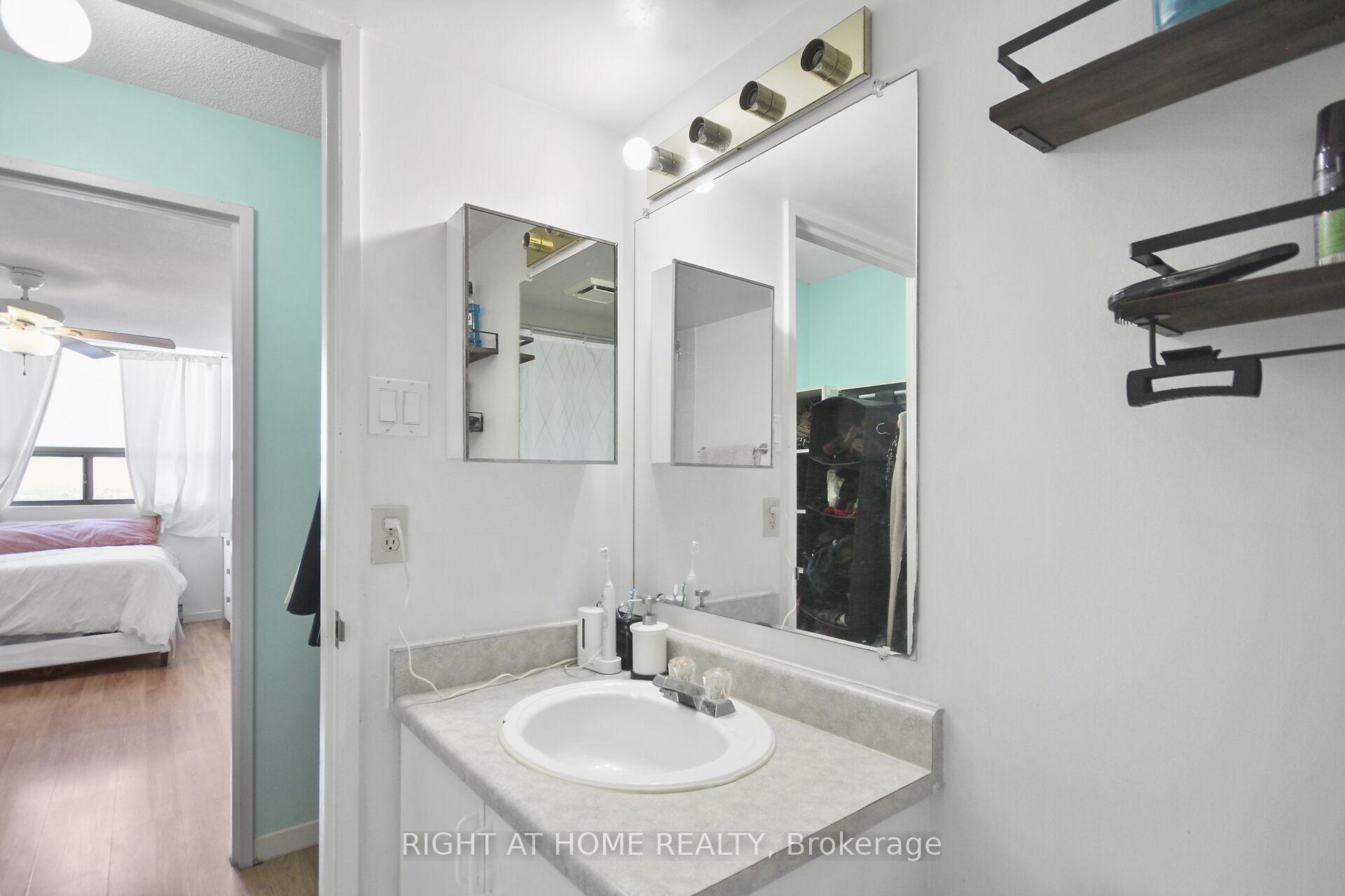 Photo 26 of Unit 1104, 1440 Heron Road, Ottawa, Heron Gate — HOMEH