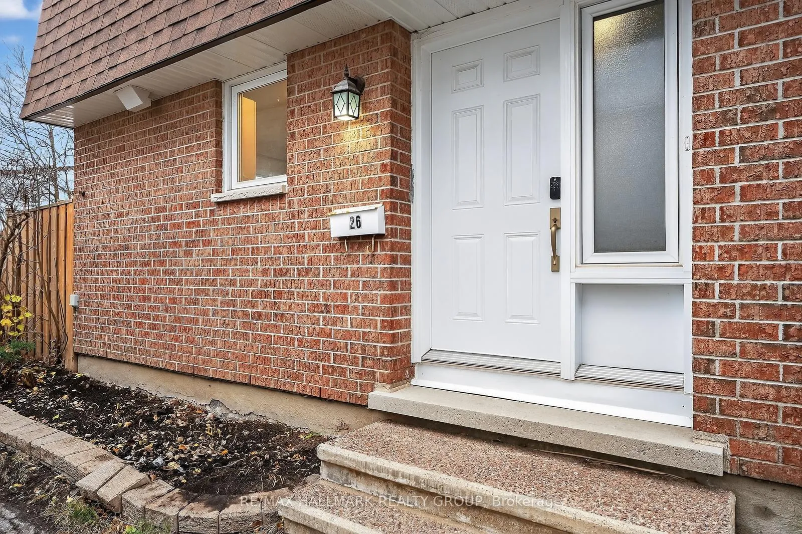 Photo 3 of Unit 26, 837 Eastvale Drive, Ottawa, Beaconwood — HOMEH