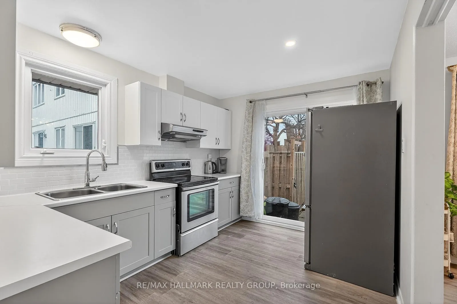 Photo 6 of Unit 26, 837 Eastvale Drive, Ottawa, Beaconwood — HOMEH