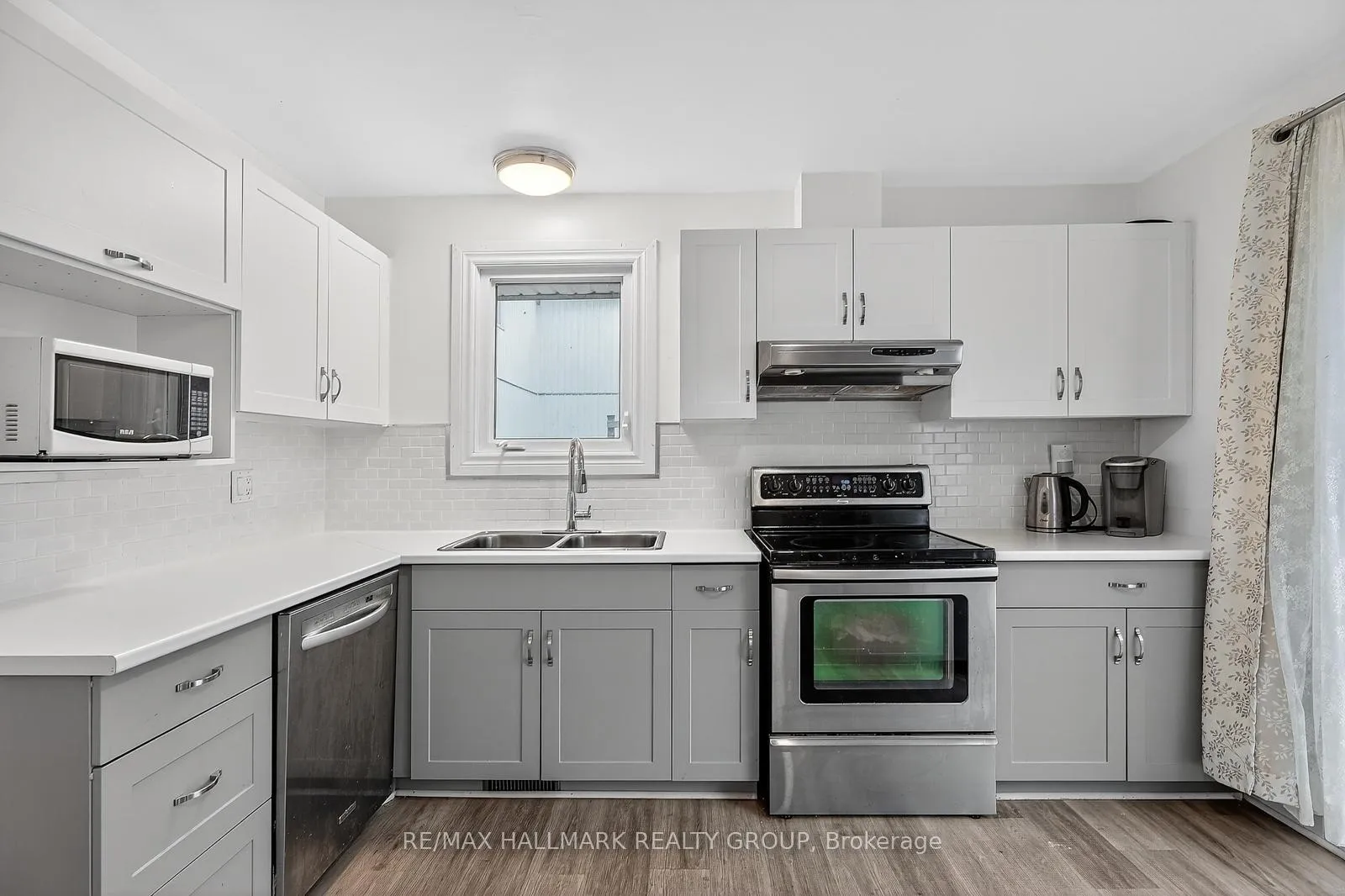 Photo 9 of Unit 26, 837 Eastvale Drive, Ottawa, Beaconwood — HOMEH