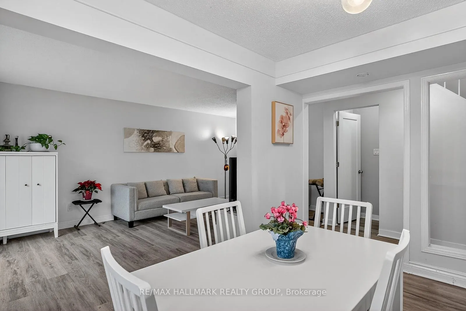 Photo 12 of Unit 26, 837 Eastvale Drive, Ottawa, Beaconwood — HOMEH