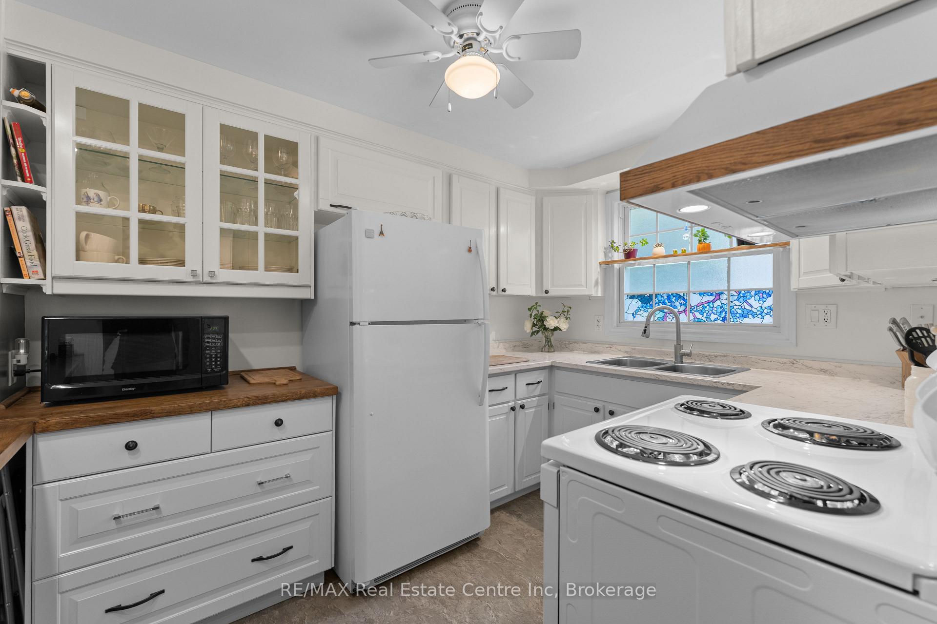 Photo 5 of Unit 28, 383 Edinburgh Road S, Guelph, Dovercliffe Park/Old University — HOMEH