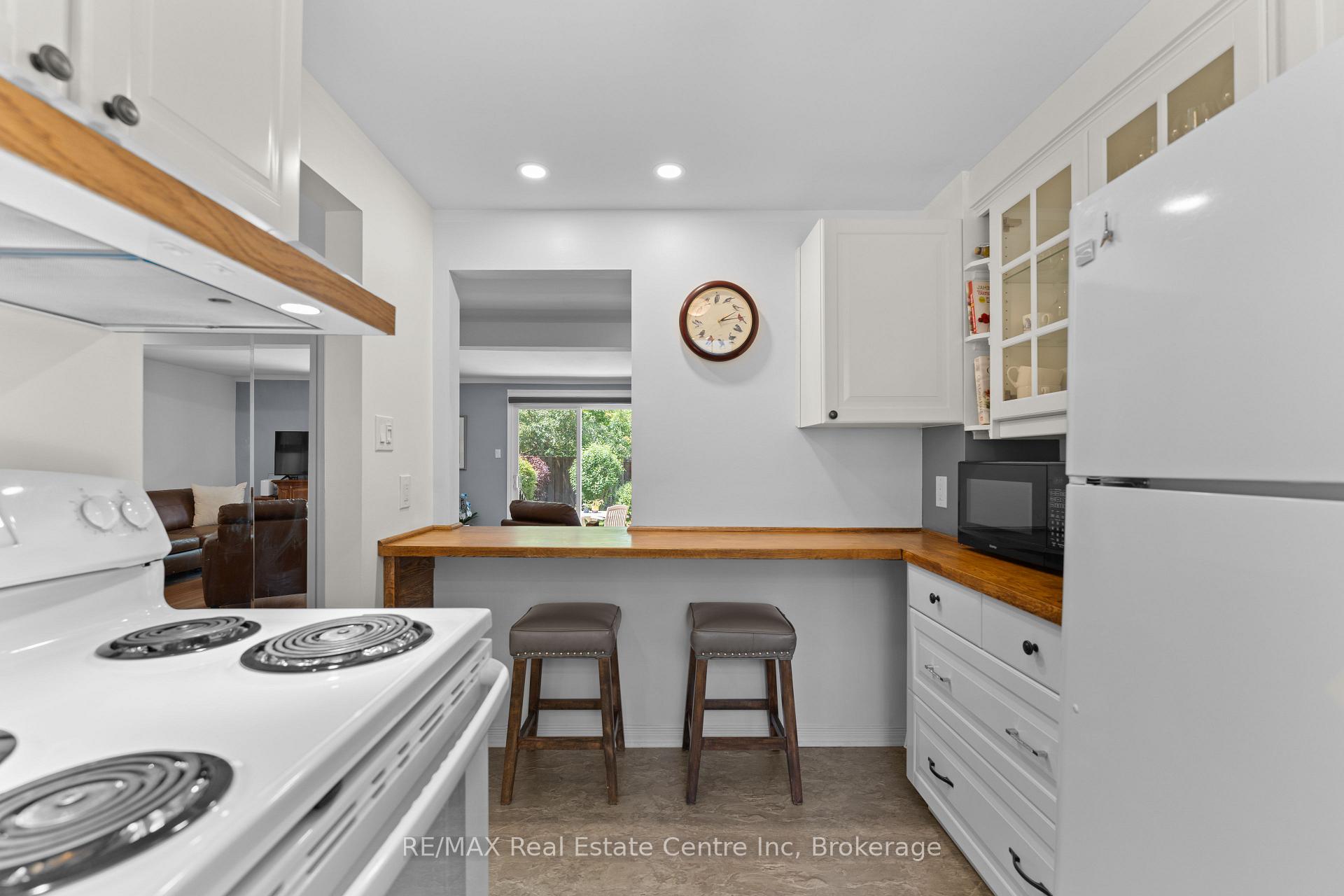 Photo 6 of Unit 28, 383 Edinburgh Road S, Guelph, Dovercliffe Park/Old University — HOMEH