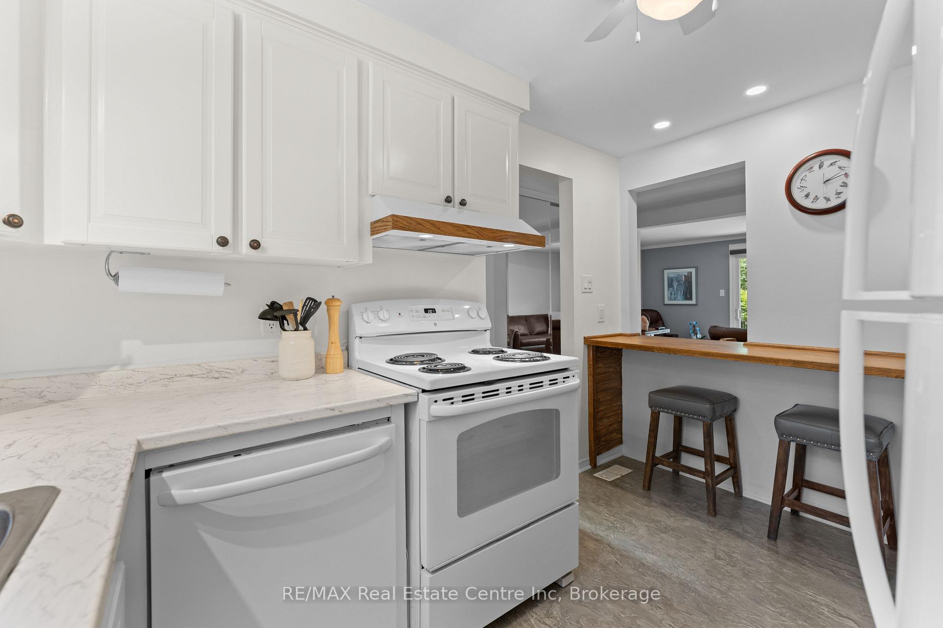Photo 8 of Unit 28, 383 Edinburgh Road S, Guelph, Dovercliffe Park/Old University — HOMEH