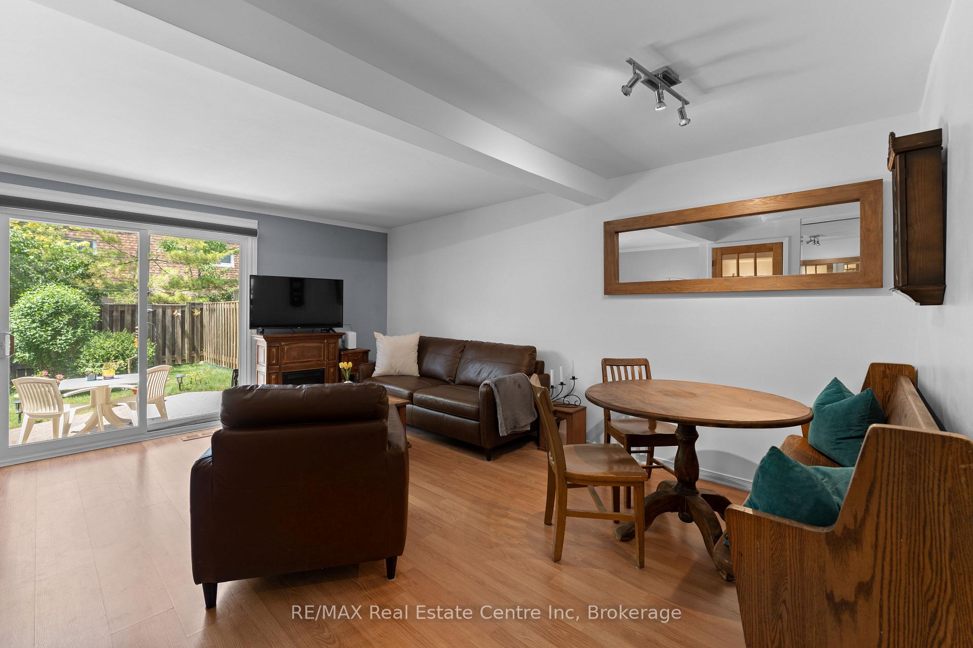 Photo 9 of Unit 28, 383 Edinburgh Road S, Guelph, Dovercliffe Park/Old University — HOMEH