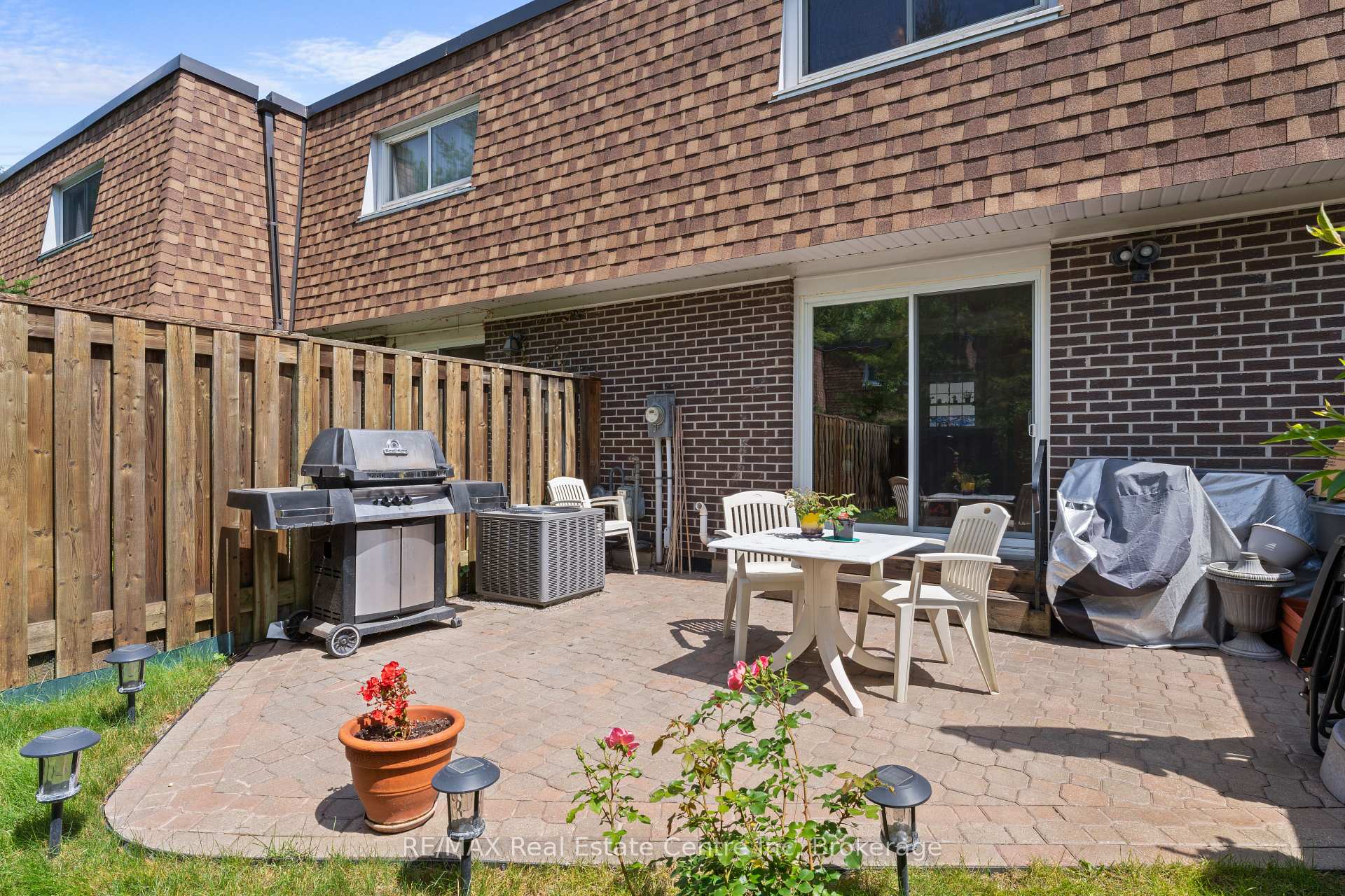 Photo 31 of Unit 28, 383 Edinburgh Road S, Guelph, Dovercliffe Park/Old University — HOMEH