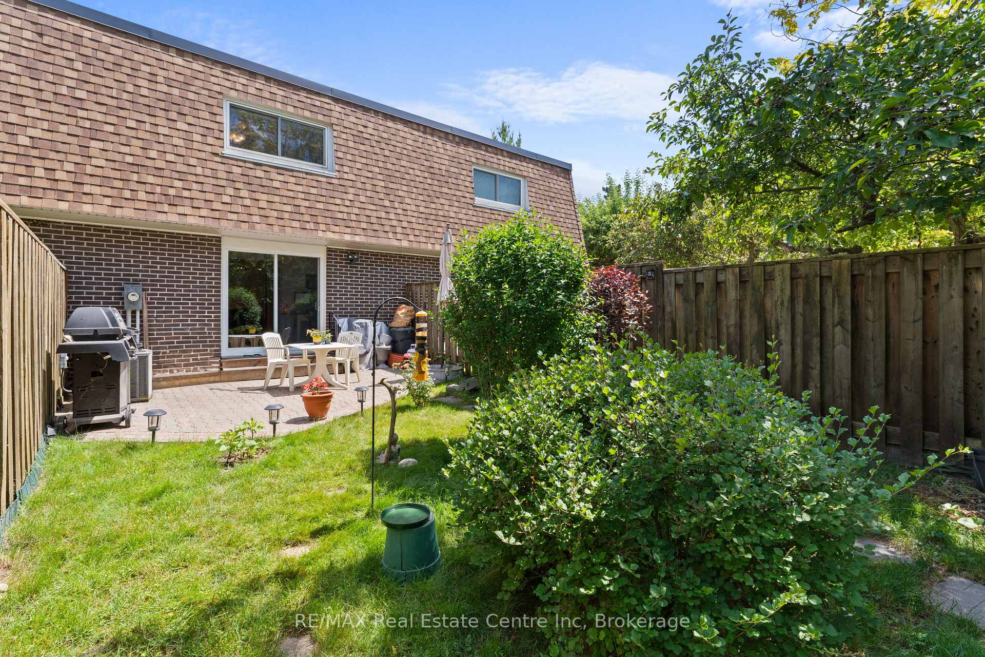 Photo 33 of Unit 28, 383 Edinburgh Road S, Guelph, Dovercliffe Park/Old University — HOMEH