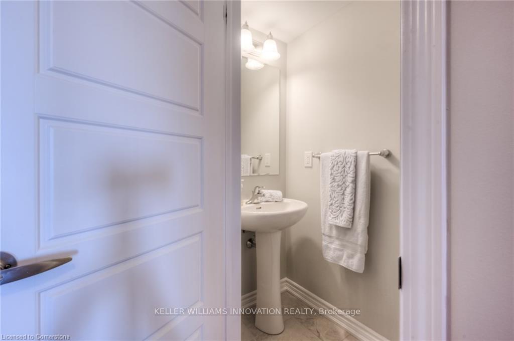 Photo 8 of 595 Goldenrod Lane, Kitchener — HOMEH