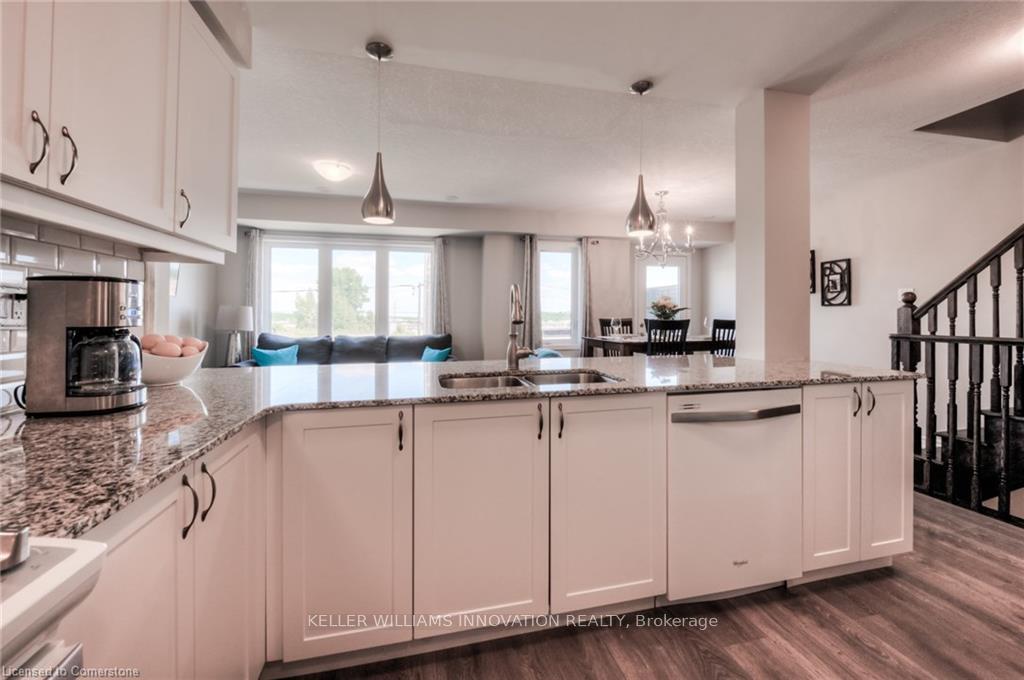 Photo 11 of 595 Goldenrod Lane, Kitchener — HOMEH
