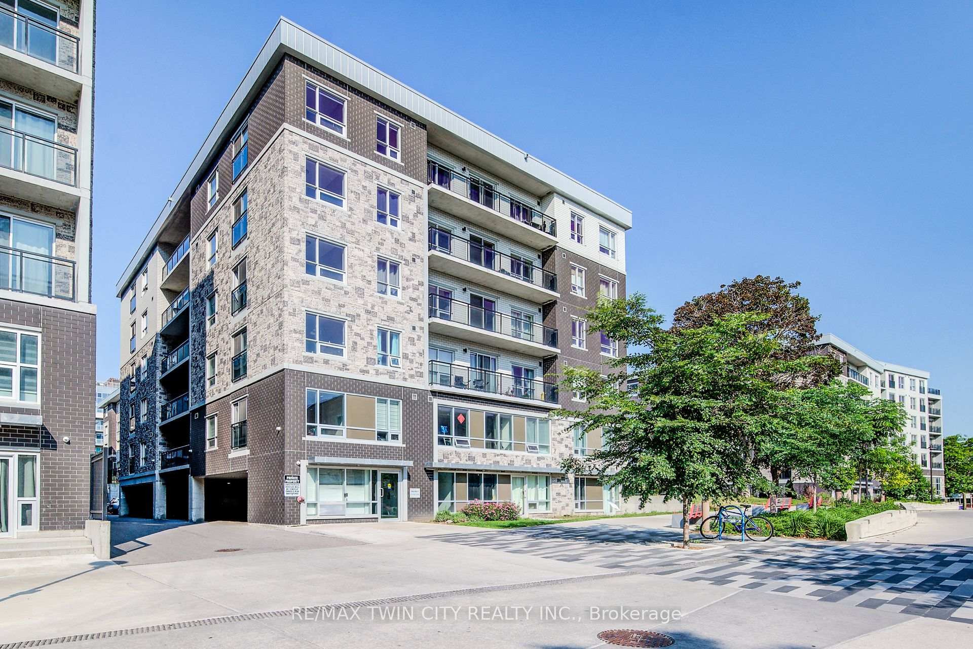Photo 2 of Unit A603, 275 Larch Street, Waterloo — HOMEH