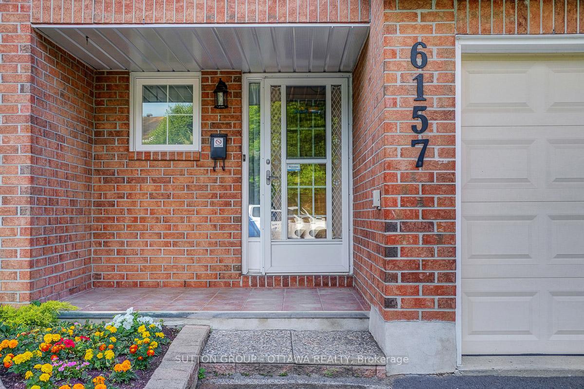 Photo 3 of Unit 19, 6157 Oak Meadows Drive, Ottawa, Chapel Hill — HOMEH