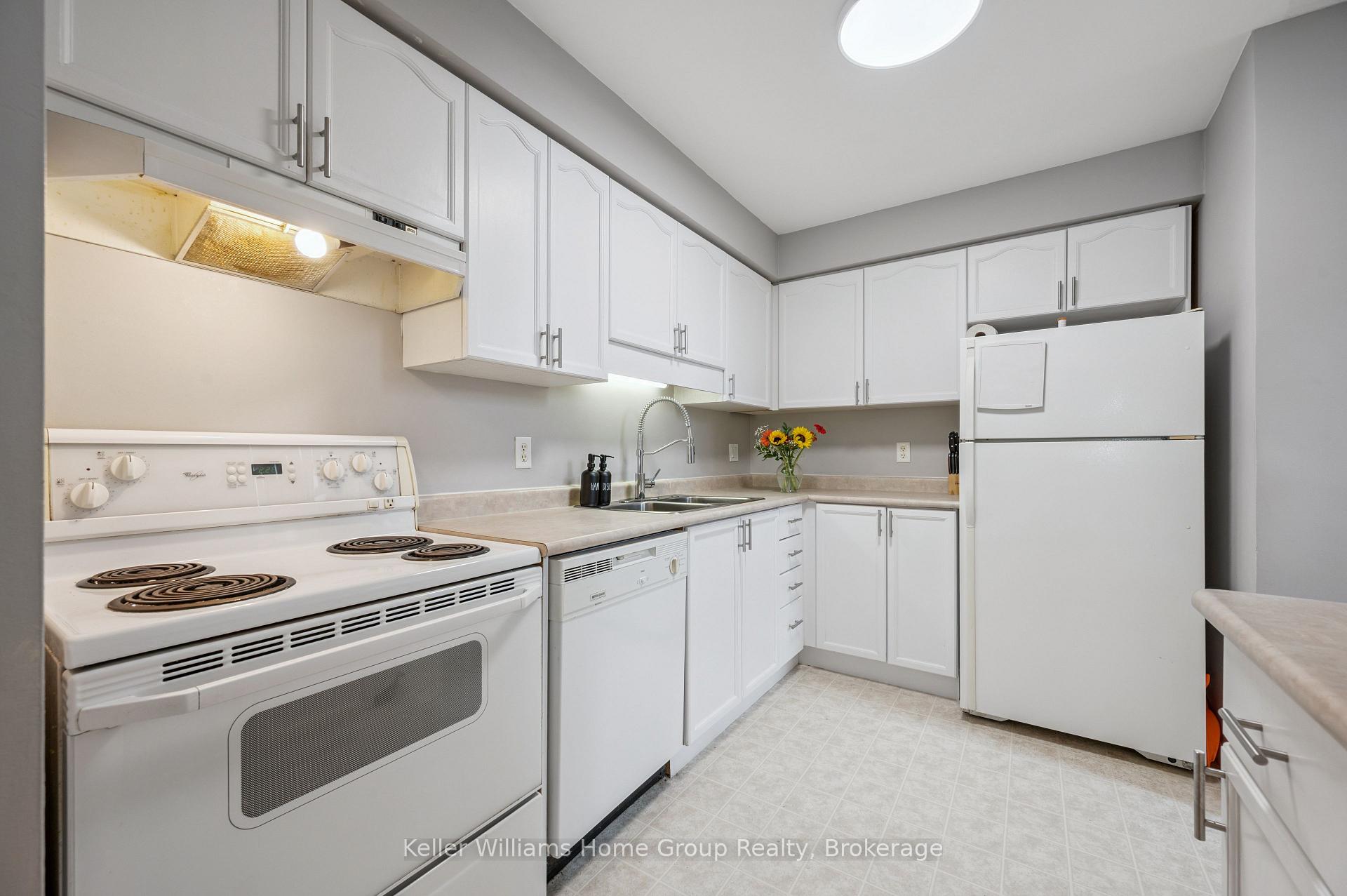 Photo 13 of Unit 30, 920 Edinburgh Road S, Guelph, Kortright West — HOMEH