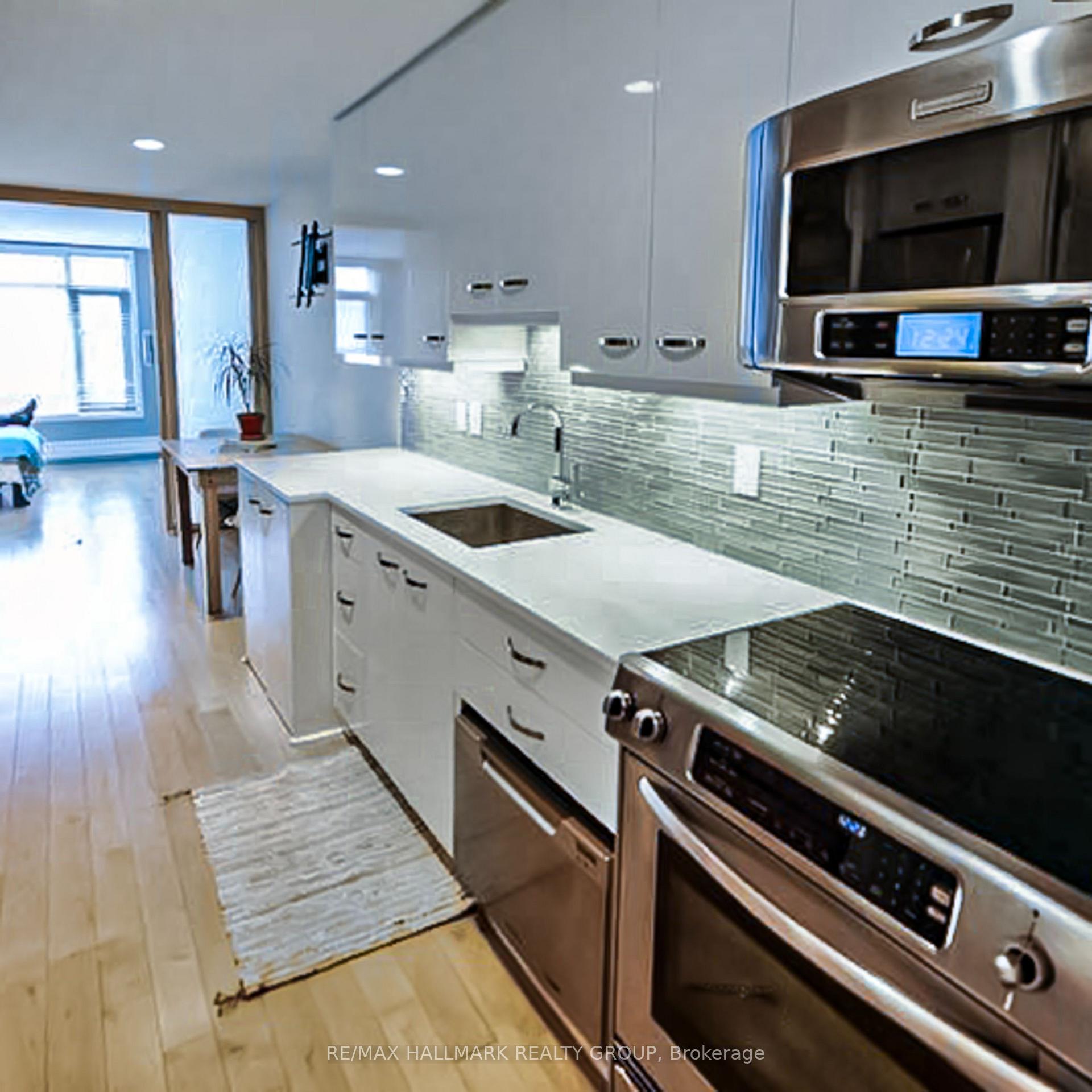 Photo 6 of Unit 11, 202 St Patrick Street, Ottawa, Lower Town/Byward Market — HOMEH