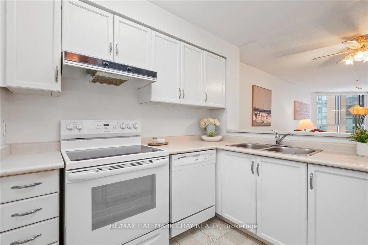 Photo 8 of Unit 1404, 150 Dunlop Street E, Barrie, City Centre — HOMEH