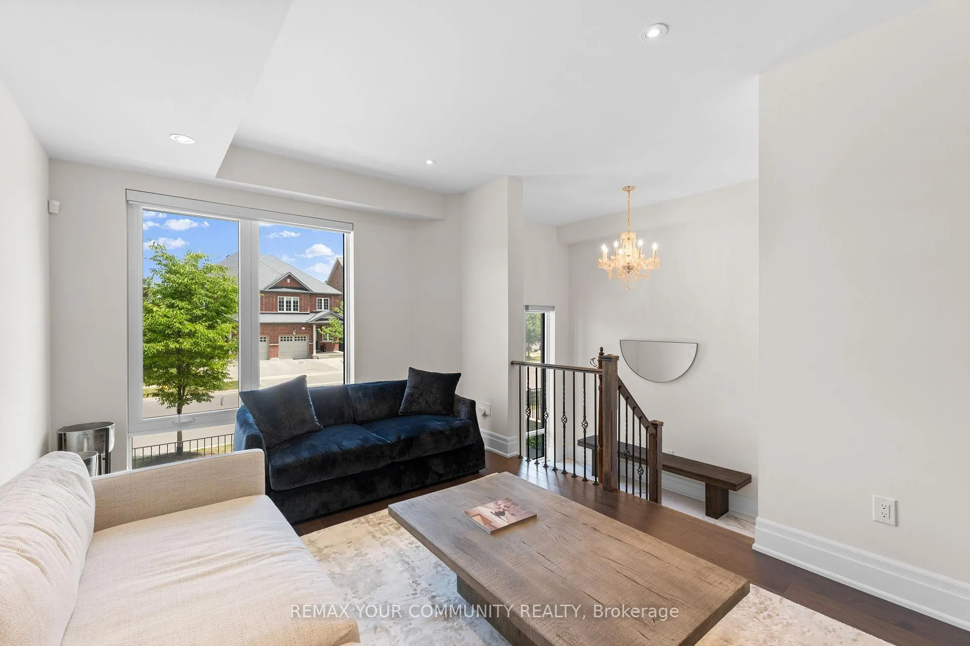 Photo 5 of 40 Crimson Forest Drive, Vaughan, Patterson — HOMEH