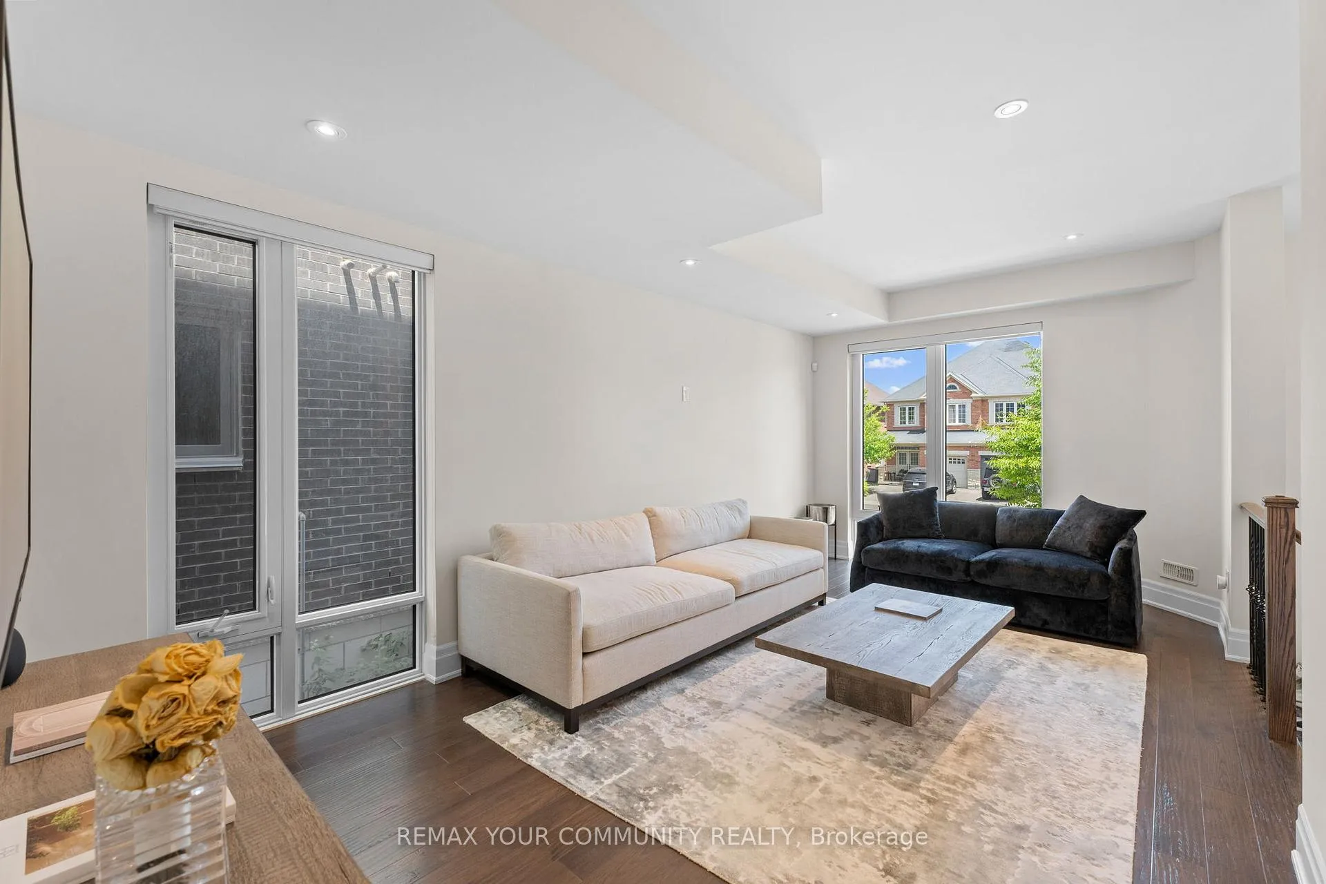 Photo 6 of 40 Crimson Forest Drive, Vaughan, Patterson — HOMEH