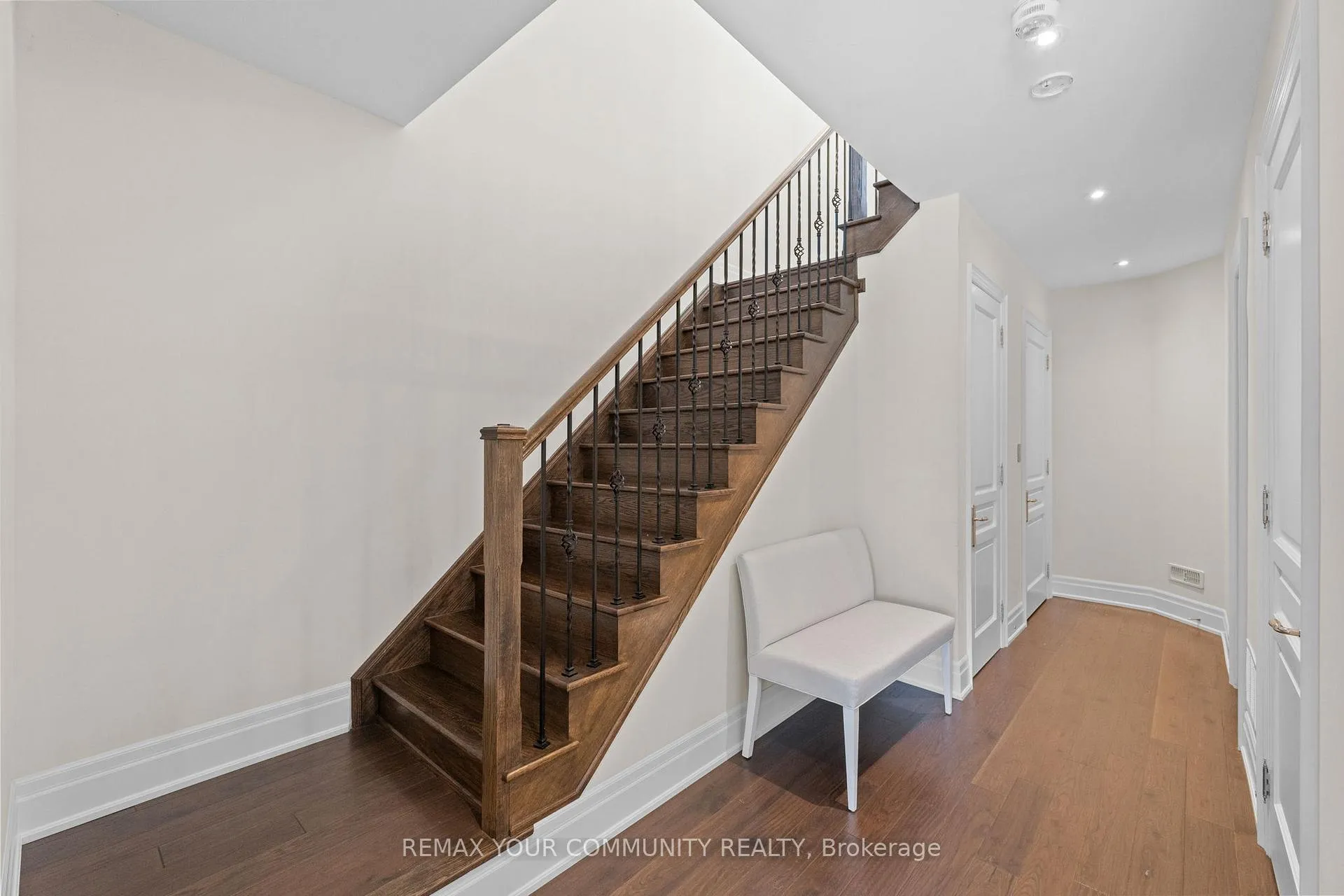 Photo 7 of 40 Crimson Forest Drive, Vaughan, Patterson — HOMEH