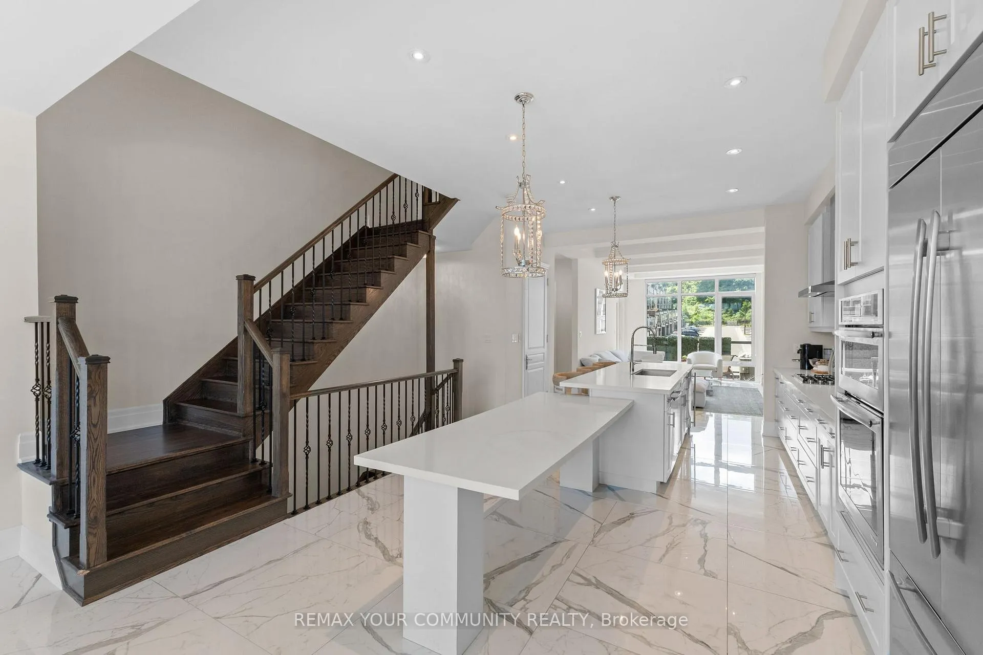 Photo 9 of 40 Crimson Forest Drive, Vaughan, Patterson — HOMEH