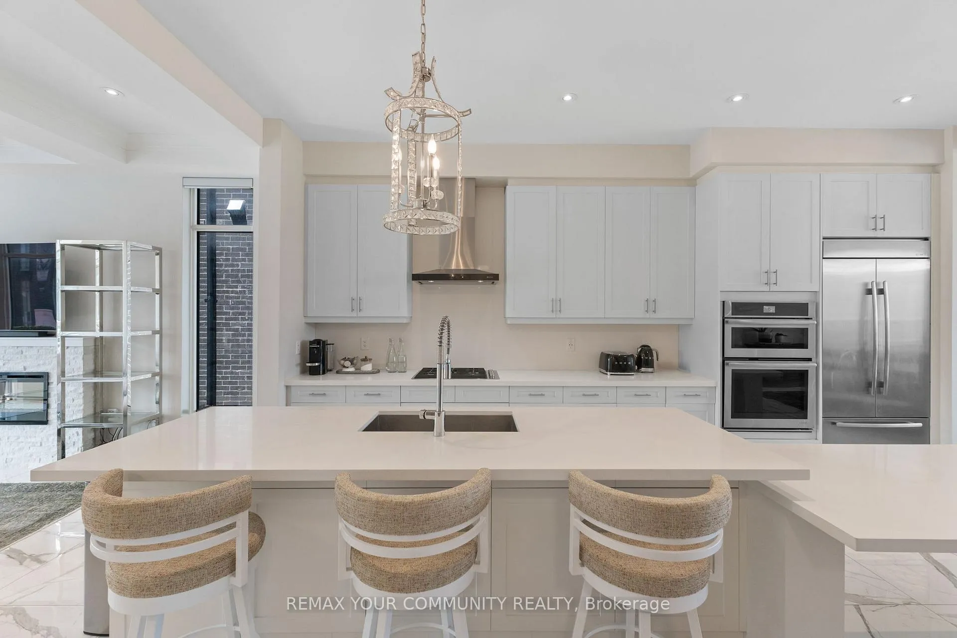 Photo 10 of 40 Crimson Forest Drive, Vaughan, Patterson — HOMEH