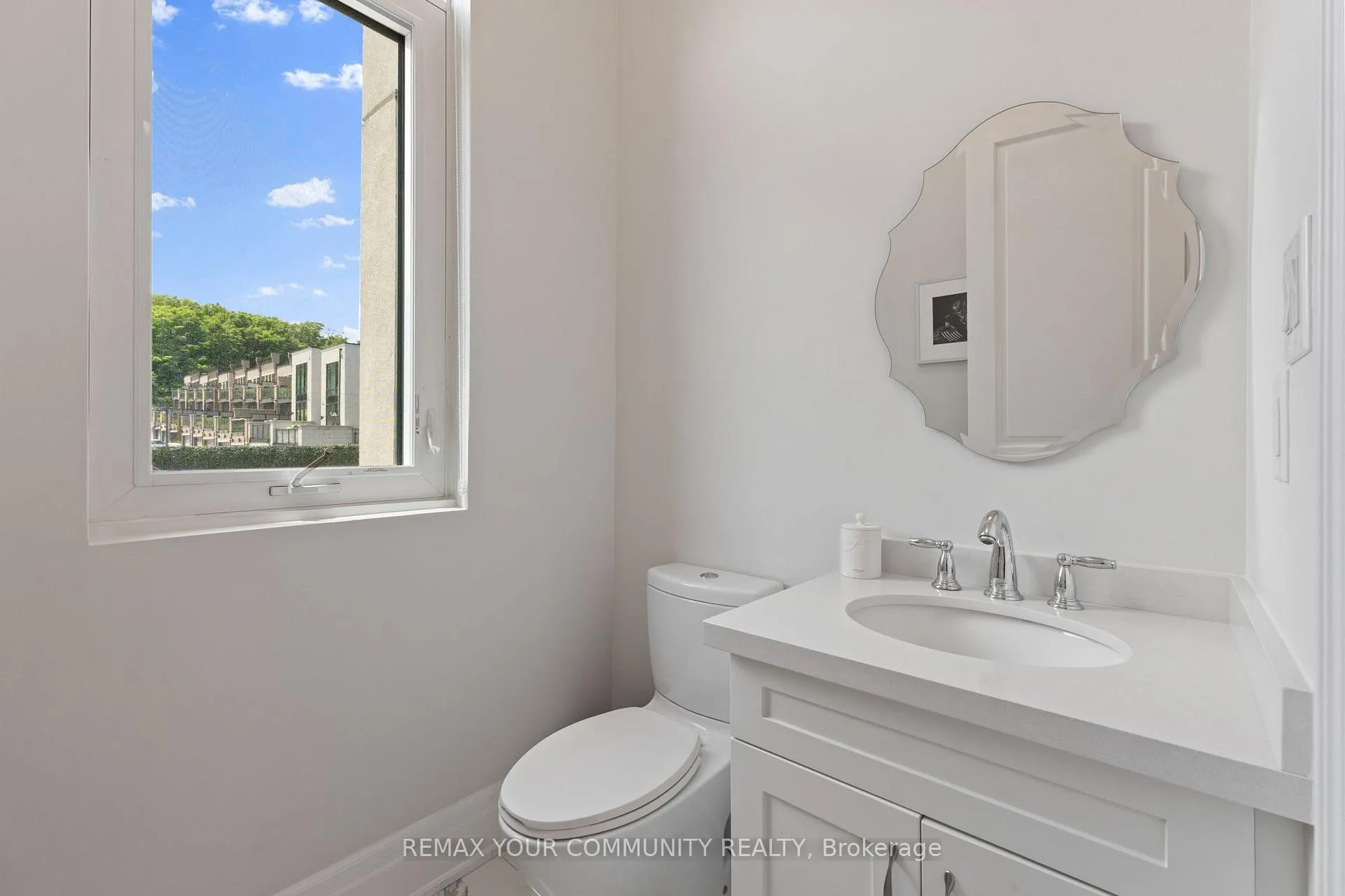 Photo 18 of 40 Crimson Forest Drive, Vaughan, Patterson — HOMEH