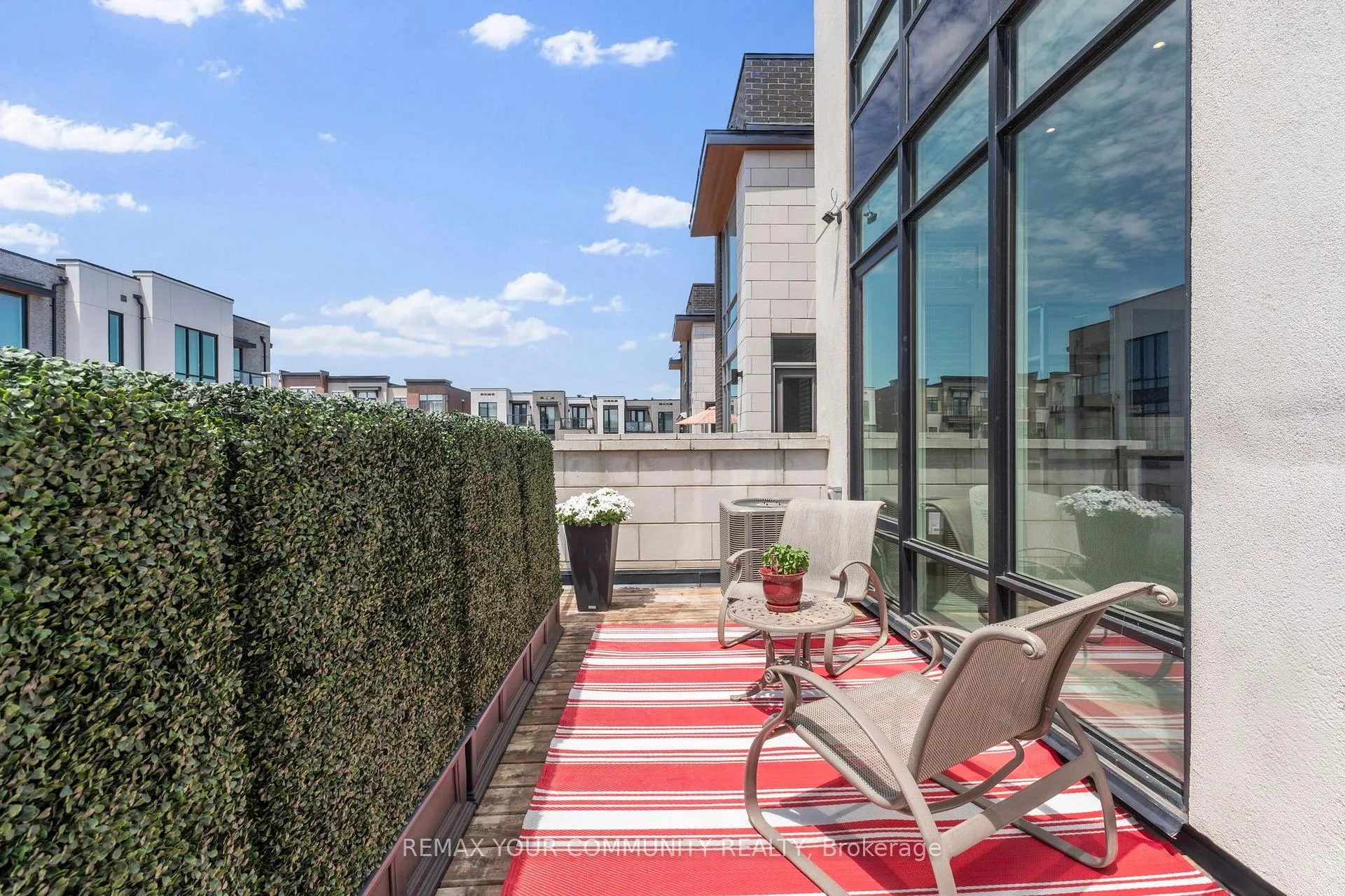 Photo 20 of 40 Crimson Forest Drive, Vaughan, Patterson — HOMEH