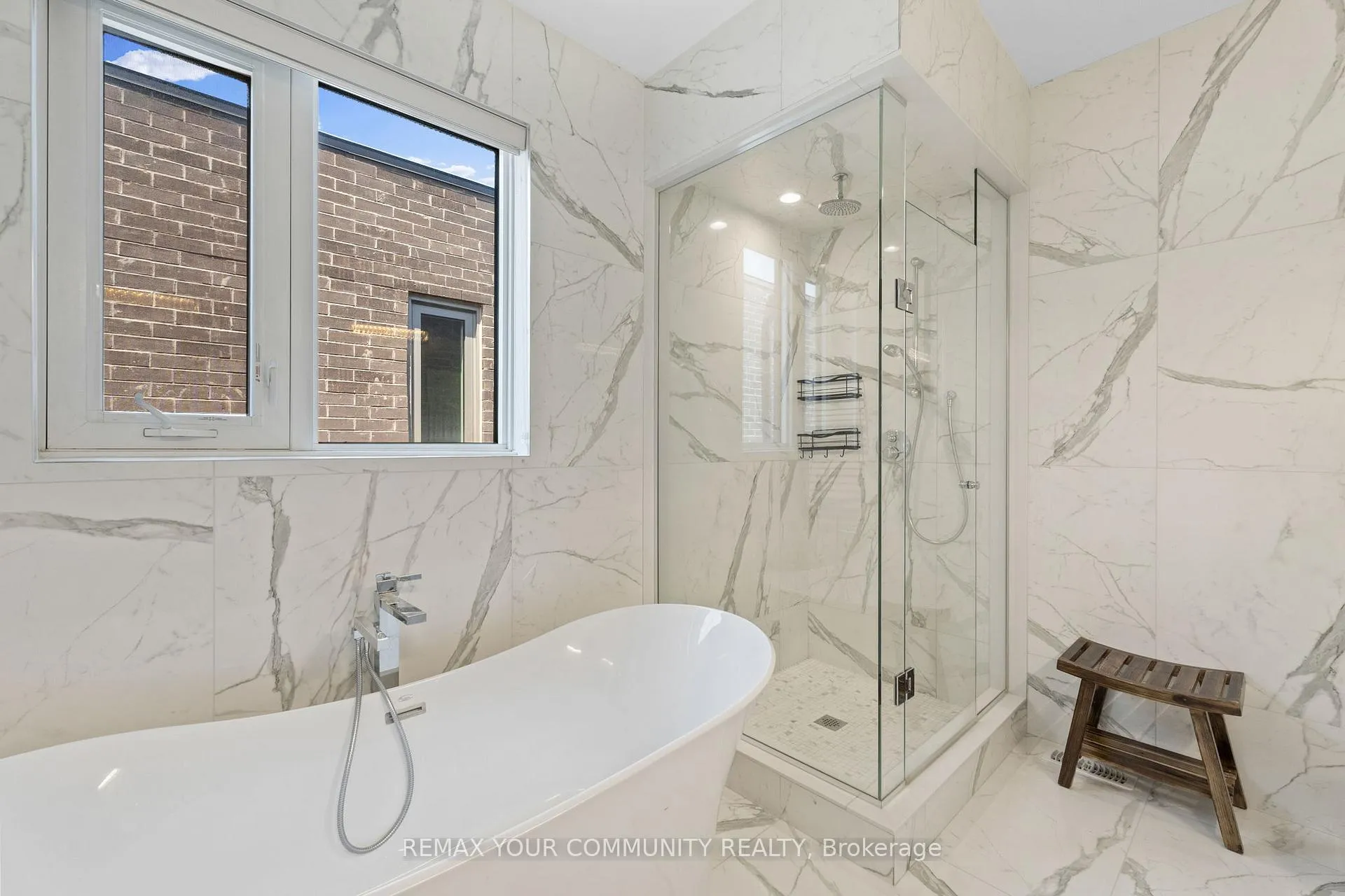 Photo 25 of 40 Crimson Forest Drive, Vaughan, Patterson — HOMEH