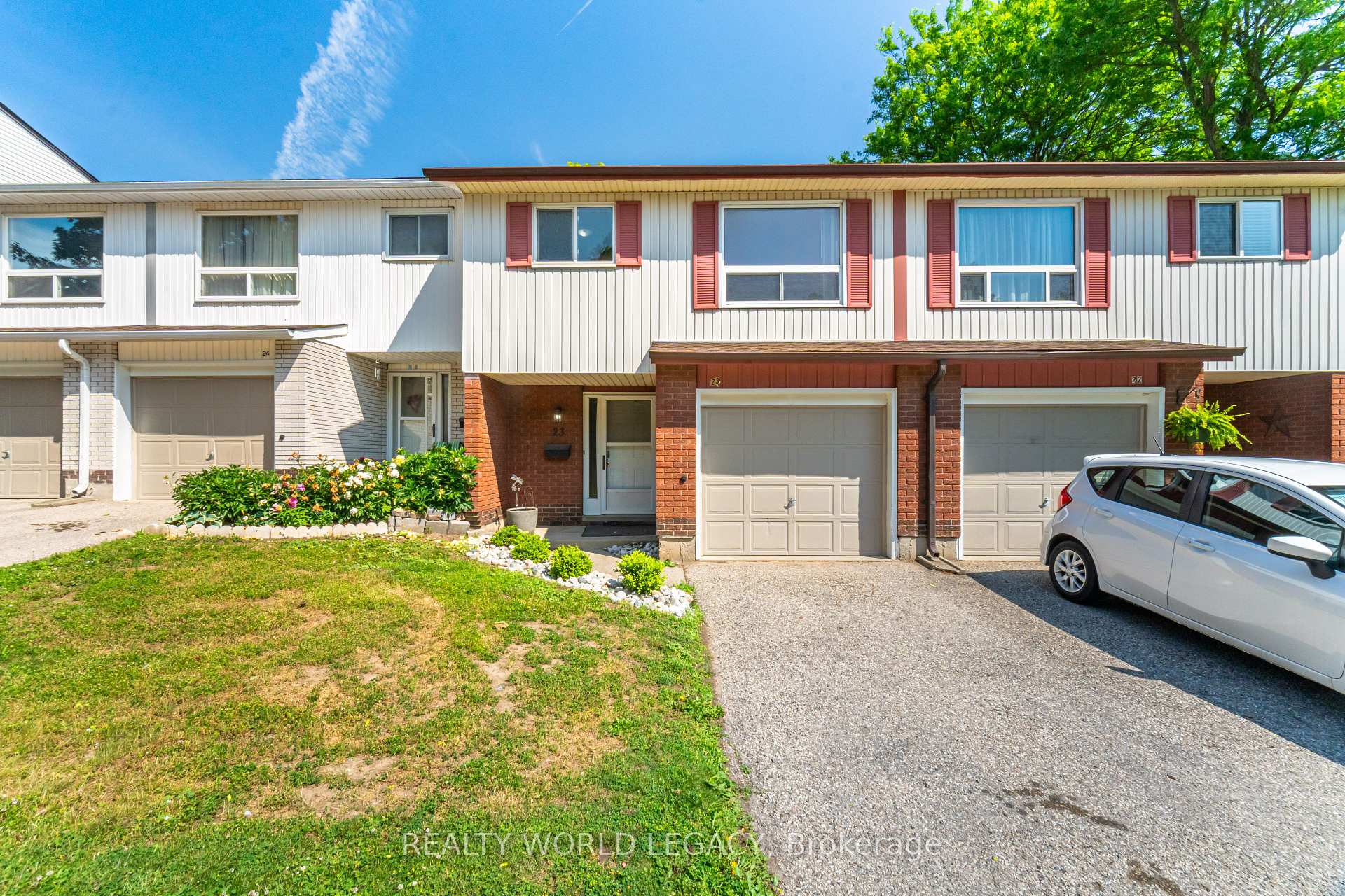 Photo 3 of Unit 23, 281 Bluevale Street N, Waterloo — HOMEH