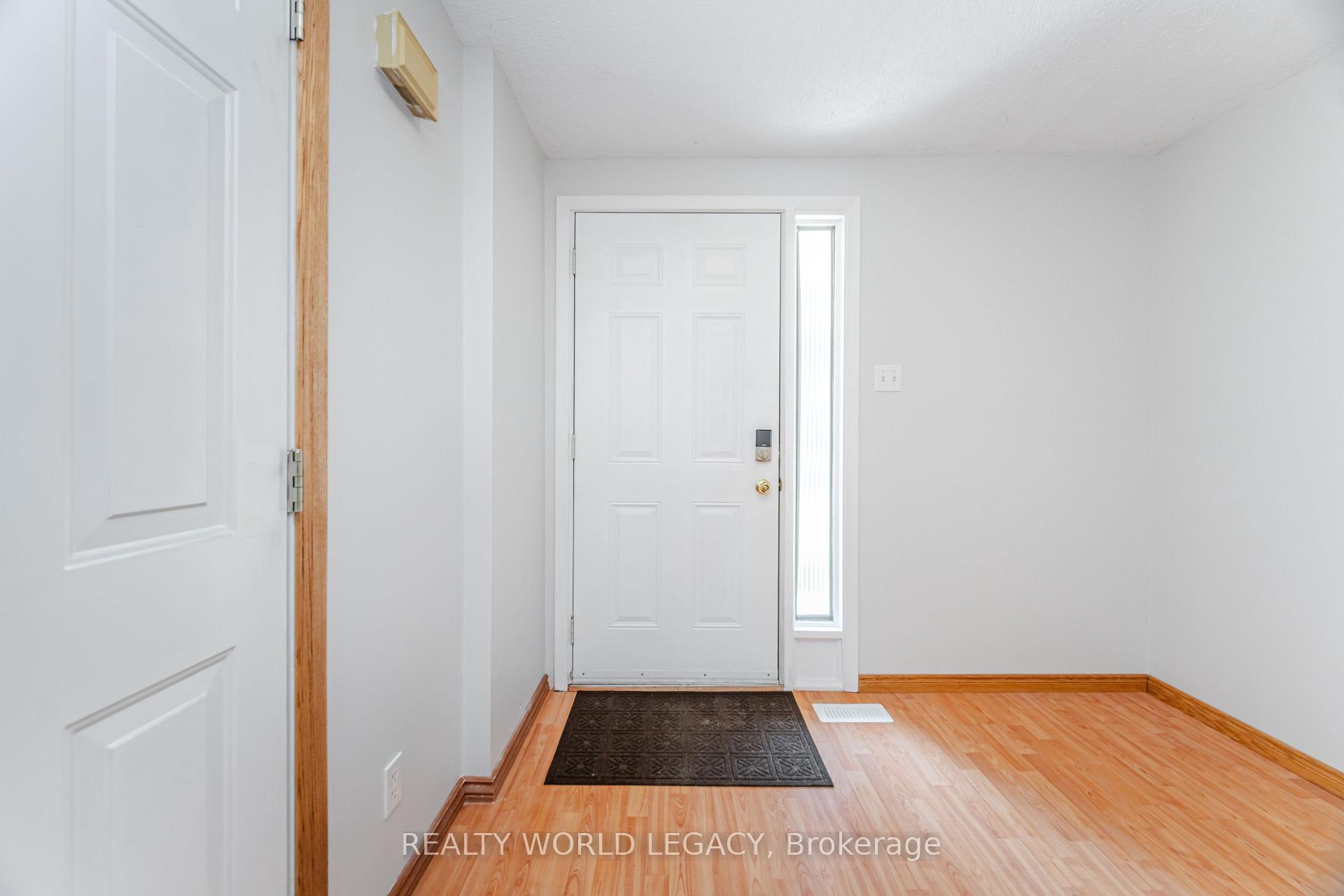 Photo 5 of Unit 23, 281 Bluevale Street N, Waterloo — HOMEH