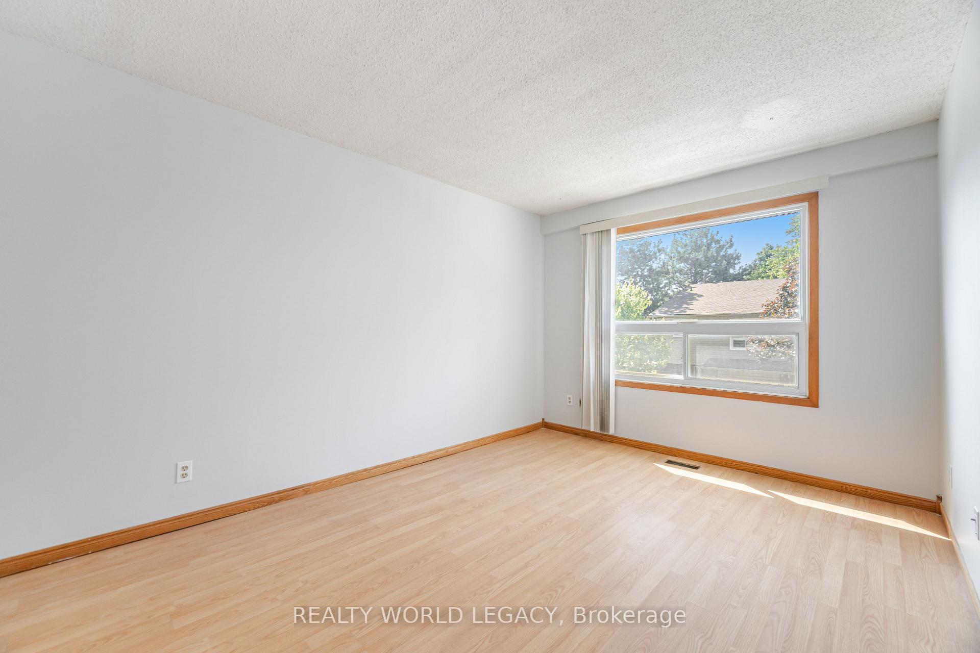 Photo 17 of Unit 23, 281 Bluevale Street N, Waterloo — HOMEH