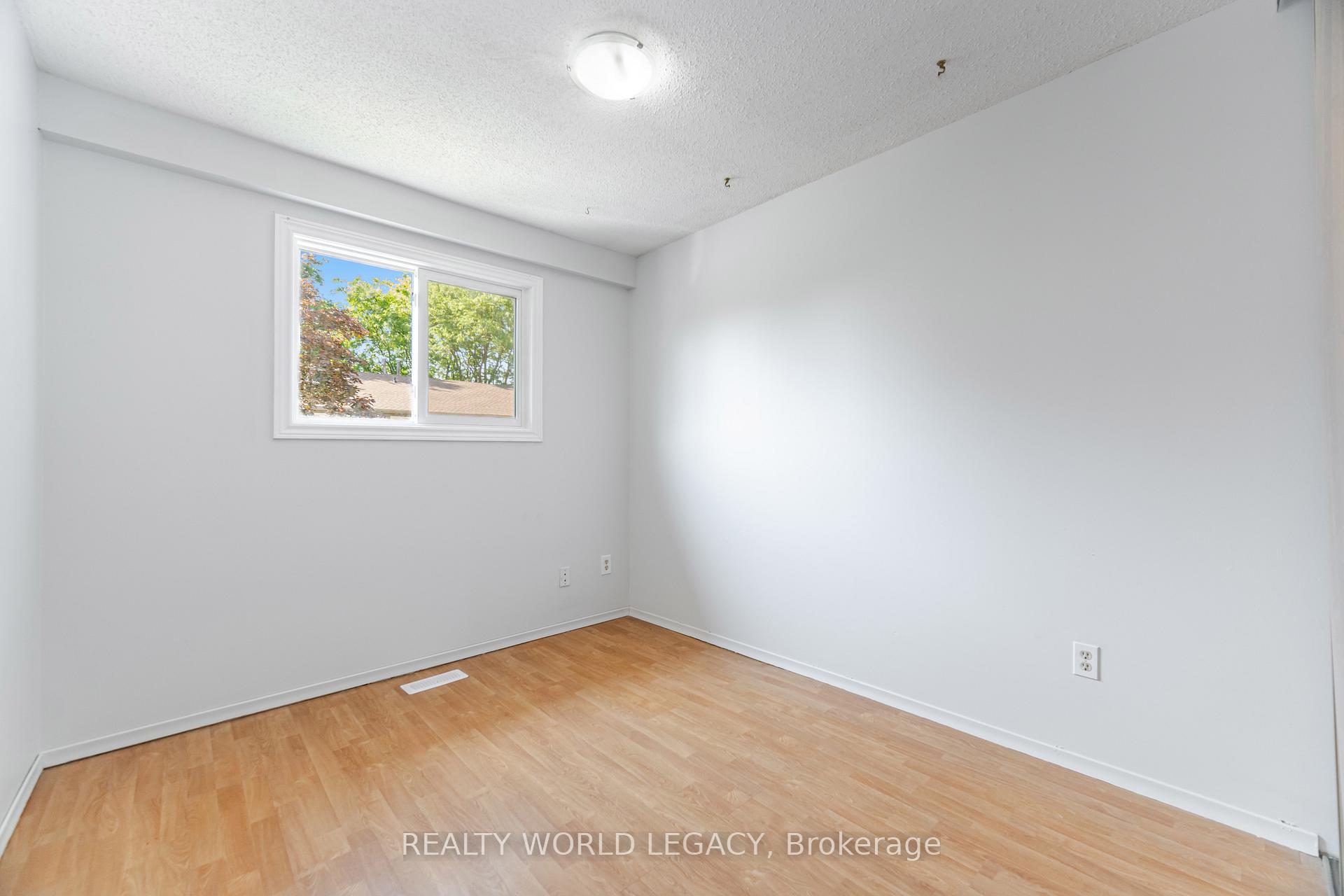Photo 19 of Unit 23, 281 Bluevale Street N, Waterloo — HOMEH