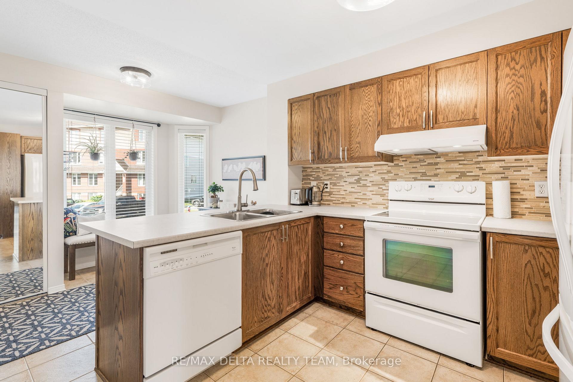 Photo 9 of 2312 Bois Vert Place, Ottawa, Avalon East — HOMEH