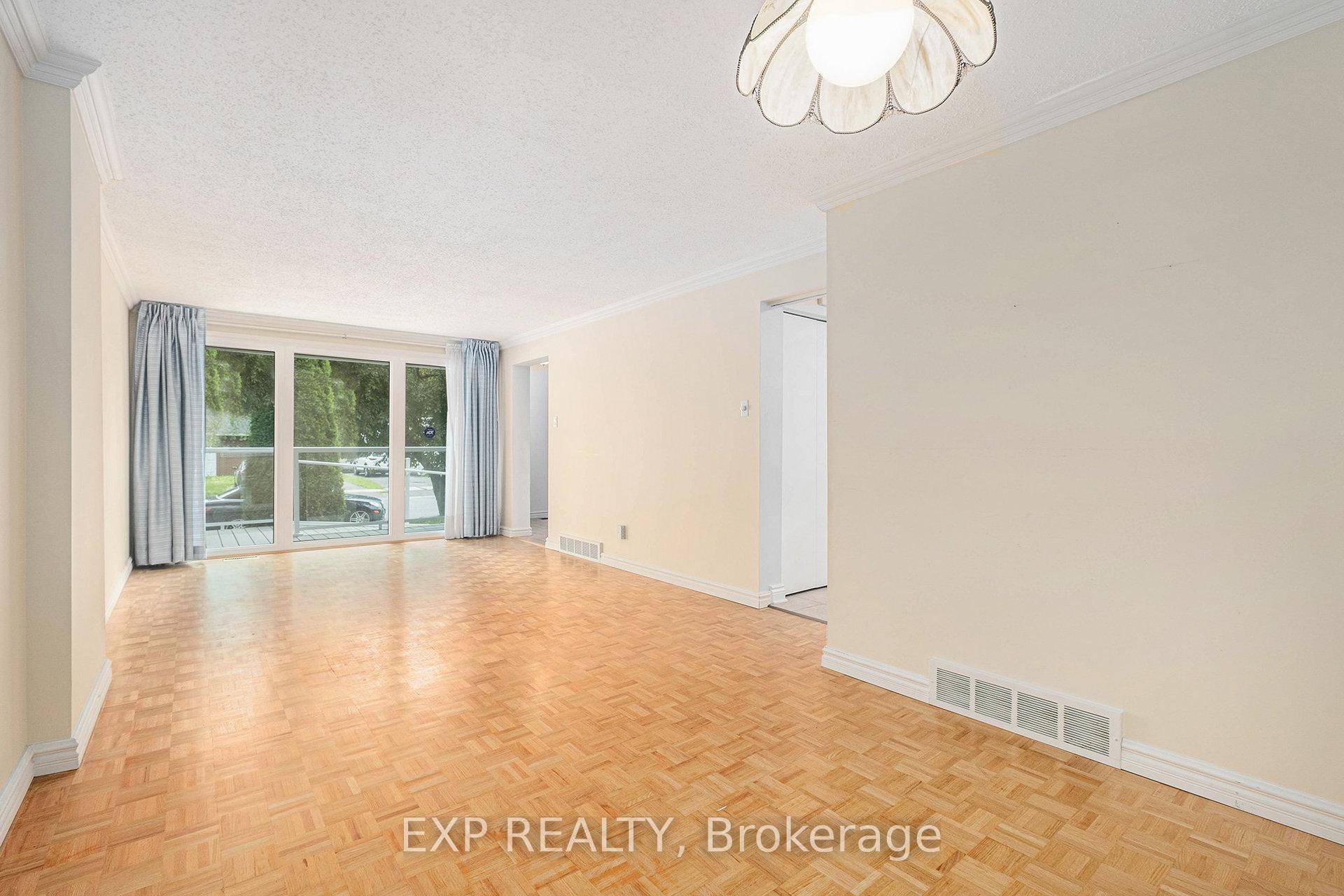 Photo 4 of 75 Chesterton Drive, Ottawa, Borden Farm/Stewart Farm/Carleton Heights/Parkwood Hills — HOMEH