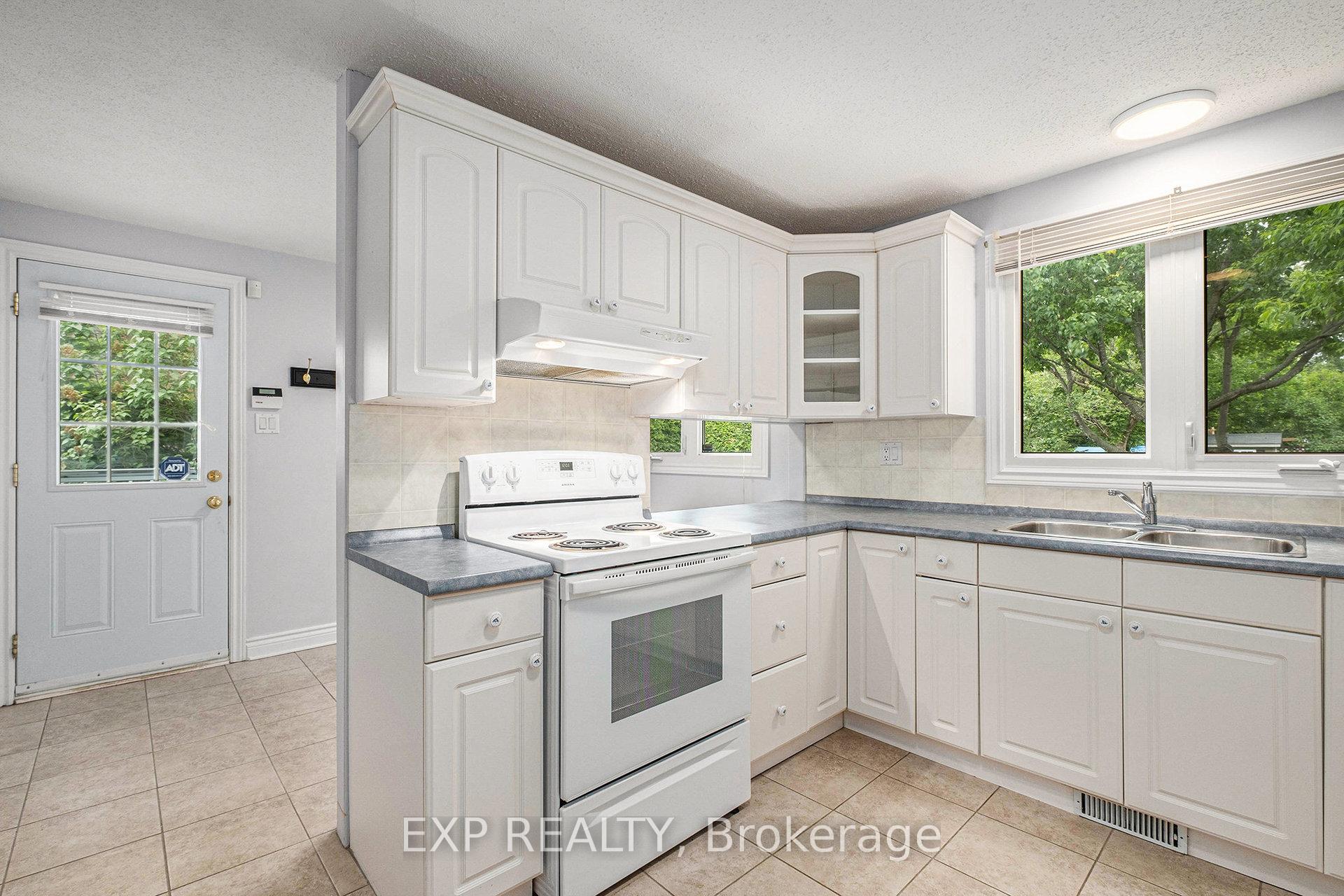 Photo 10 of 75 Chesterton Drive, Ottawa, Borden Farm/Stewart Farm/Carleton Heights/Parkwood Hills — HOMEH
