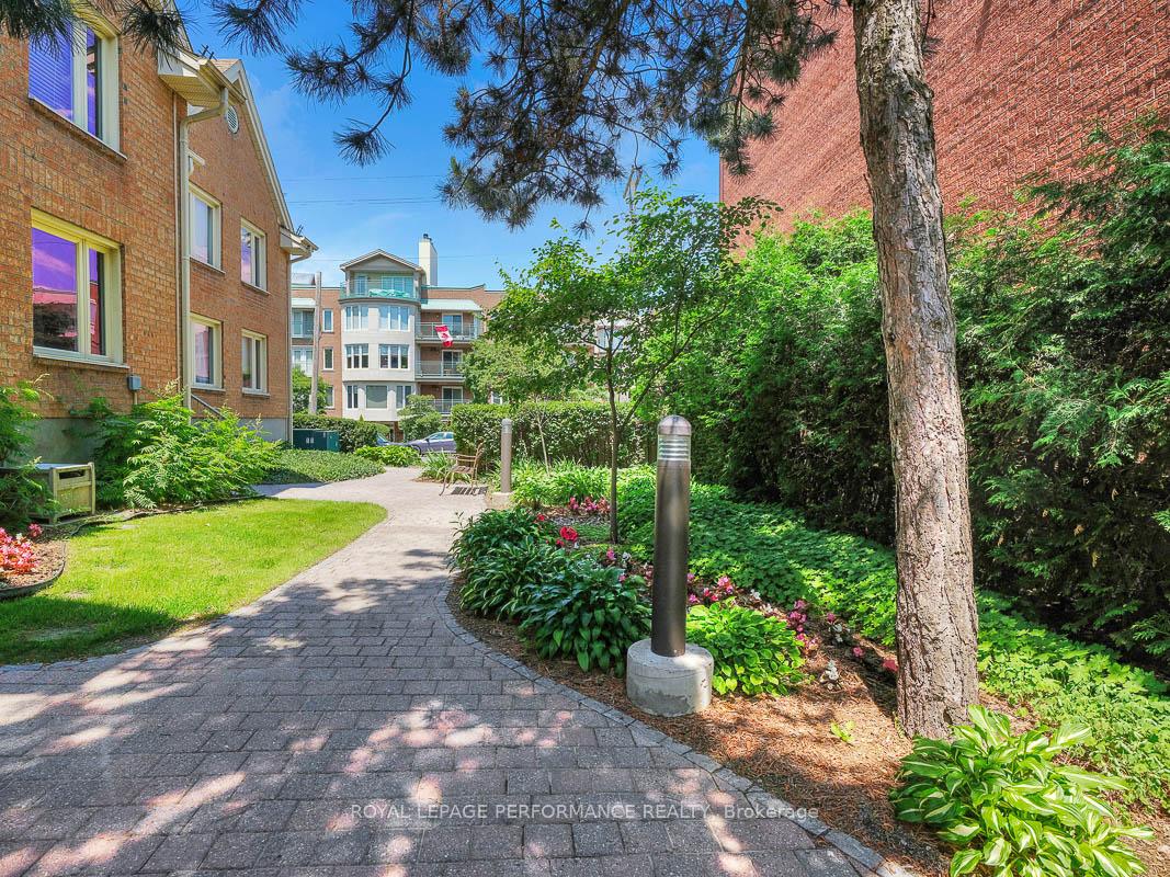 Photo 3 of Unit 14, 2 Columbus Avenue, Ottawa, Overbrook — HOMEH