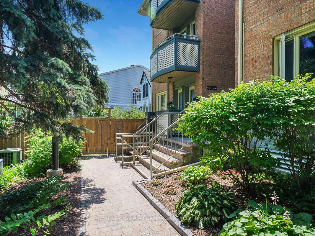 Photo 5 of Unit 14, 2 Columbus Avenue, Ottawa, Overbrook — HOMEH